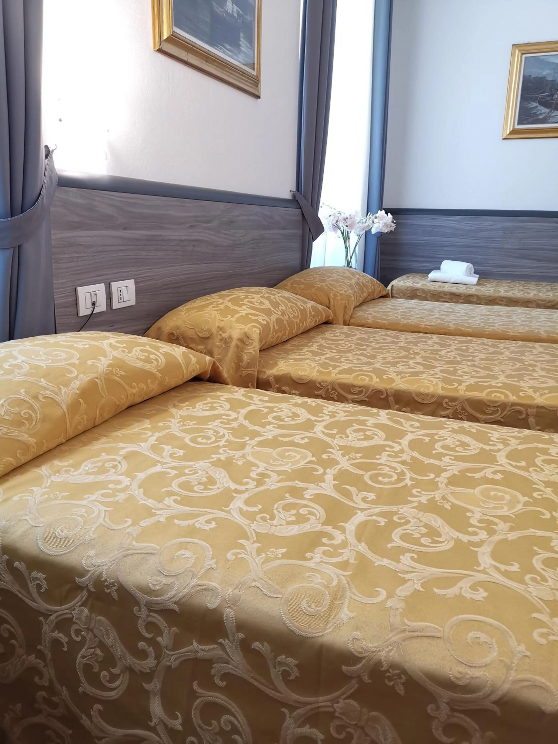 Bedroom, Bed in Hotel Brianza