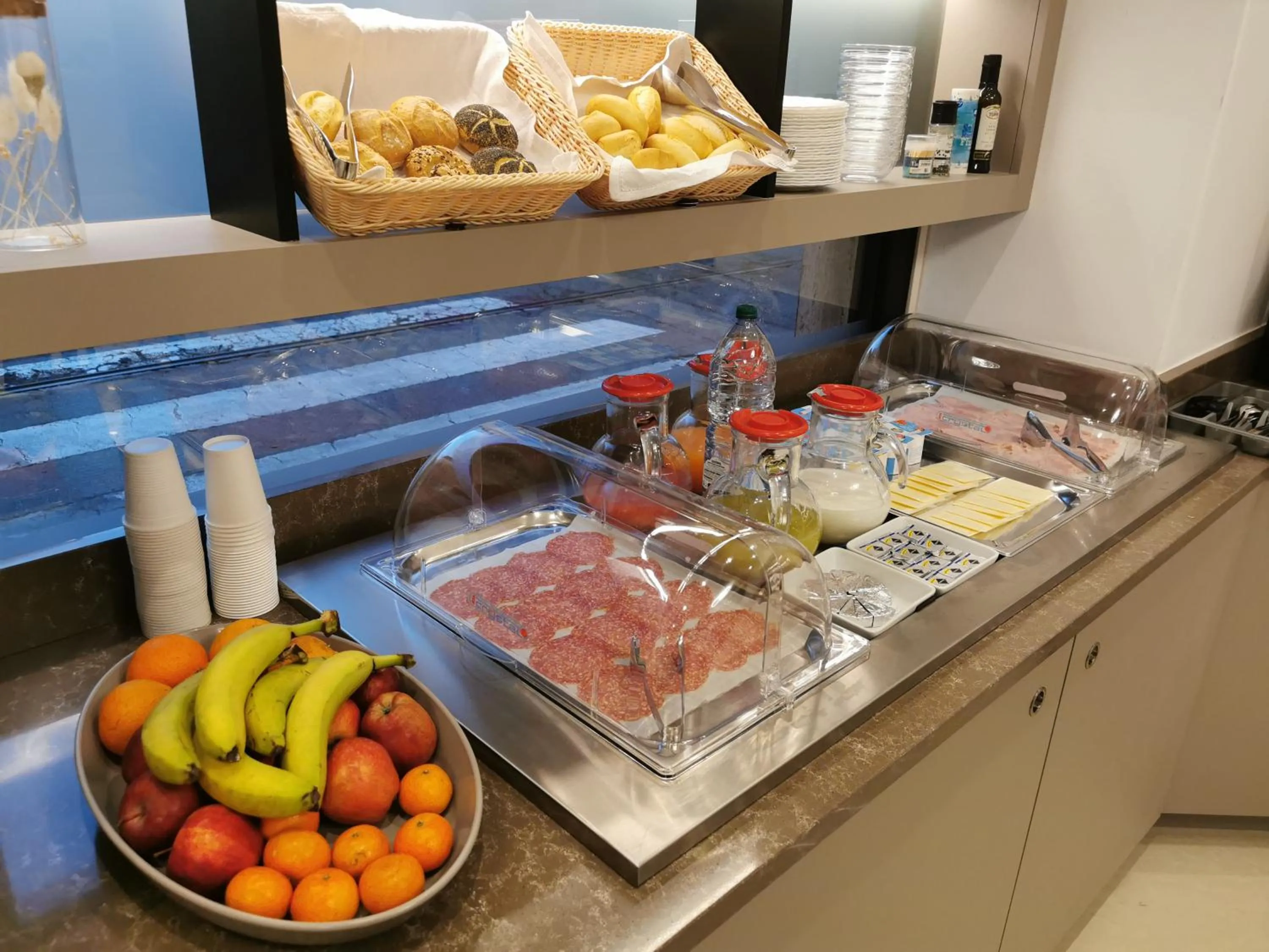 Buffet breakfast in Hotel Brianza