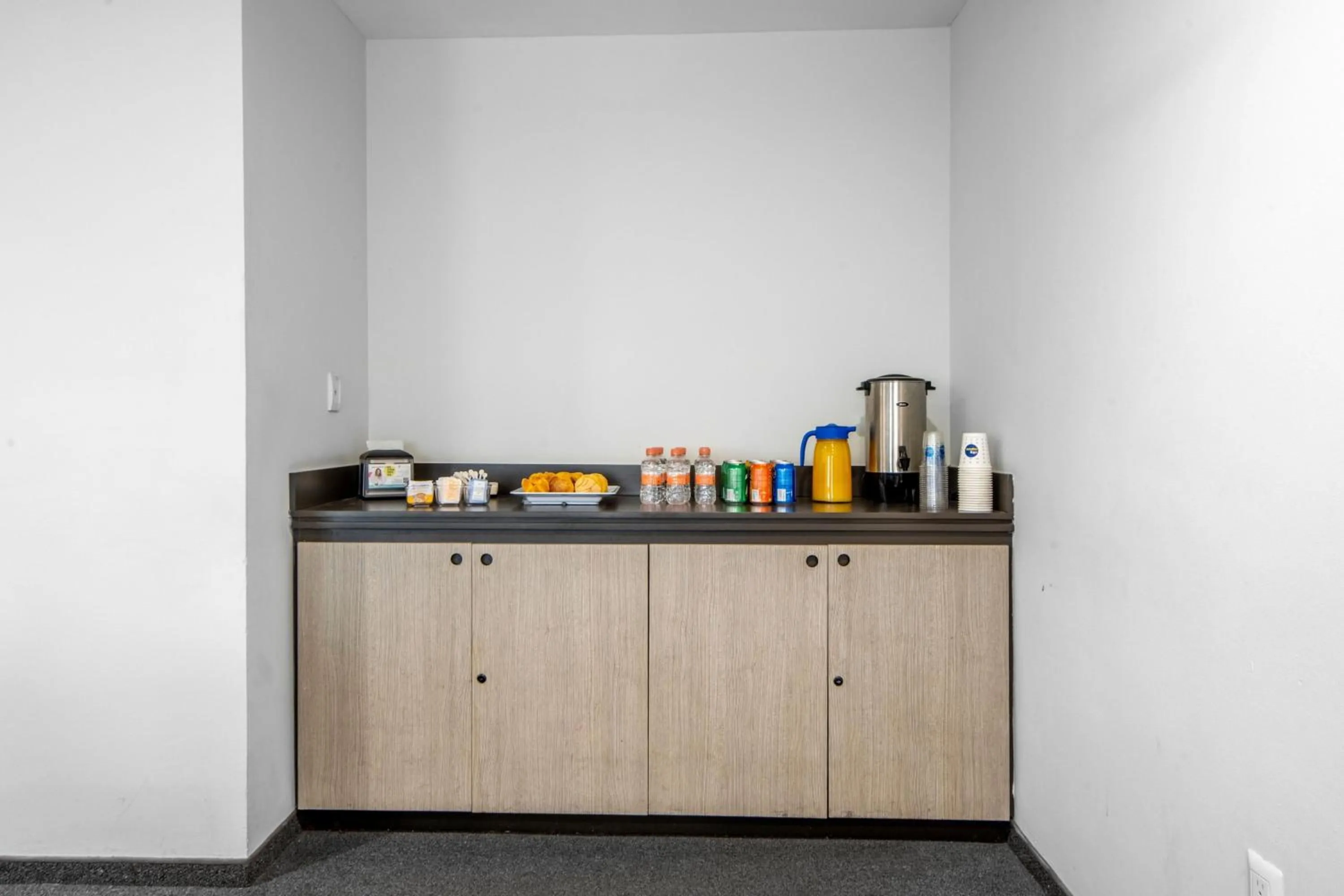 Meeting/conference room in City Express Junior by Marriott Ciudad del Carmen Aeropuerto