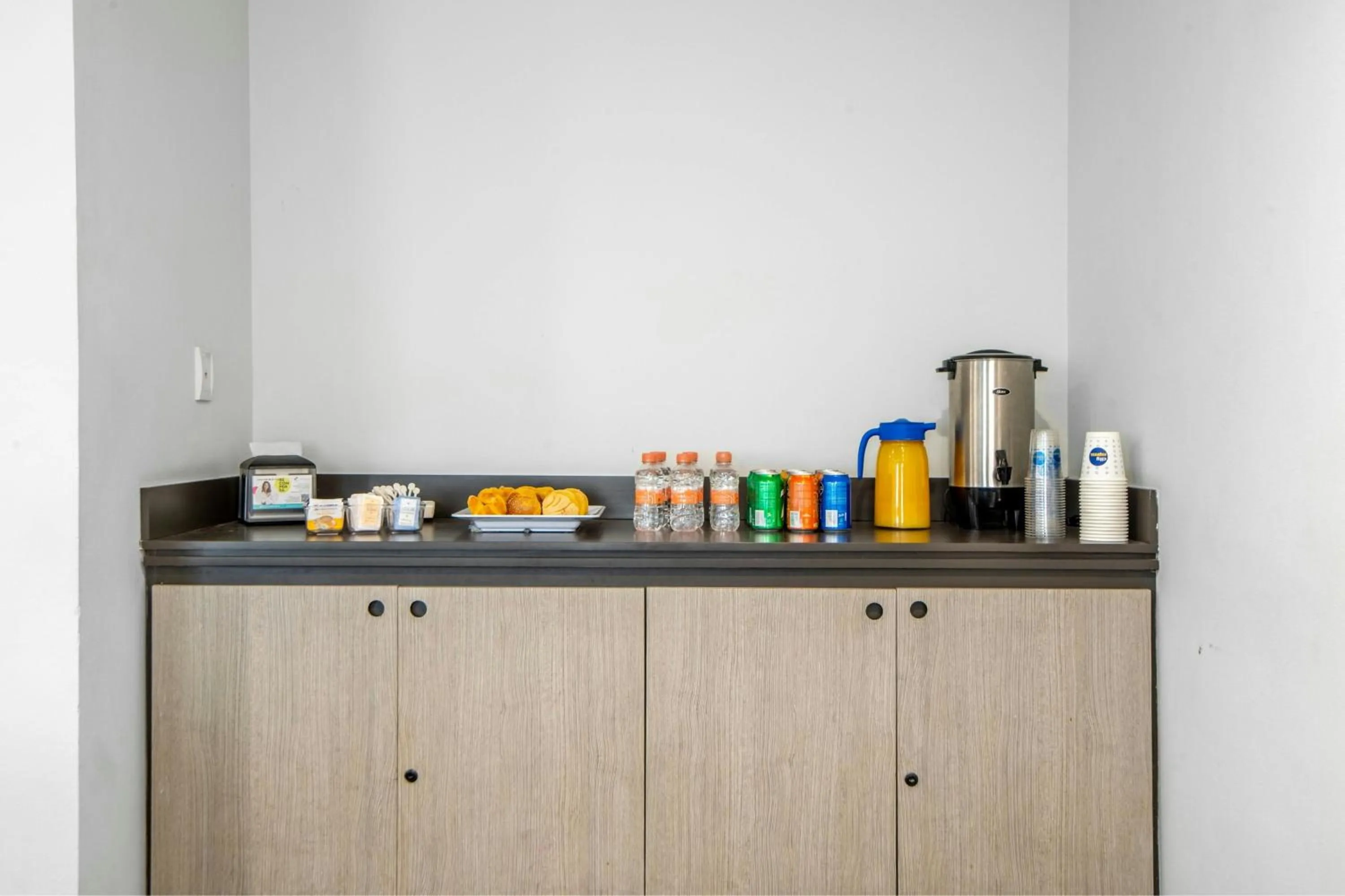 Meeting/conference room in City Express Junior by Marriott Ciudad del Carmen Aeropuerto