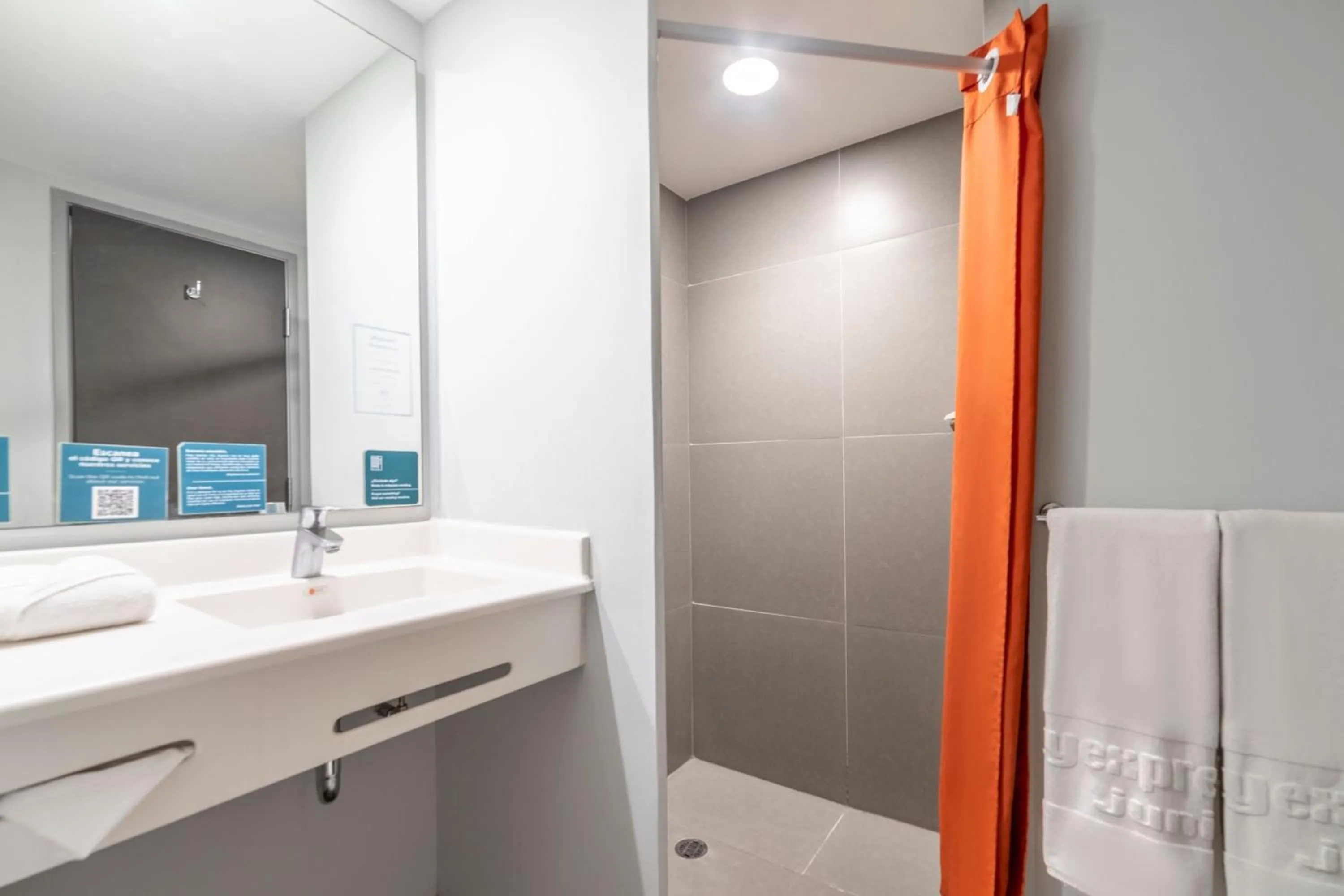 Bathroom in City Express Junior by Marriott Ciudad del Carmen Aeropuerto