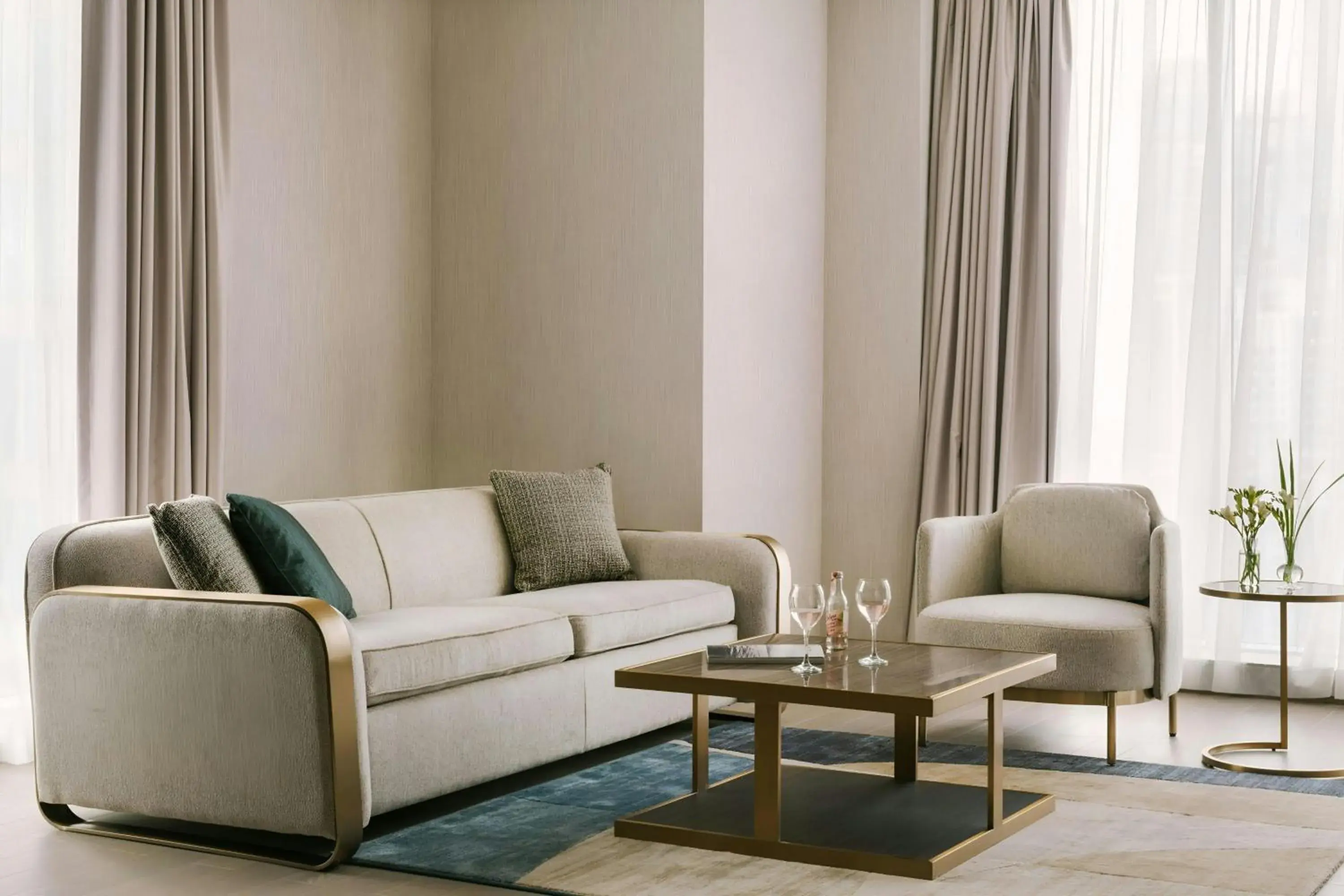 One-Bedroom Apartment with King and Sofa Bed and Bay View in Sonder by Marriott Bonvoy Business Bay Apartments One-Bedroom Apartment with King and Sofa Bed and Bay View in Sonder by Marriott Bonvoy Business Bay Apartments