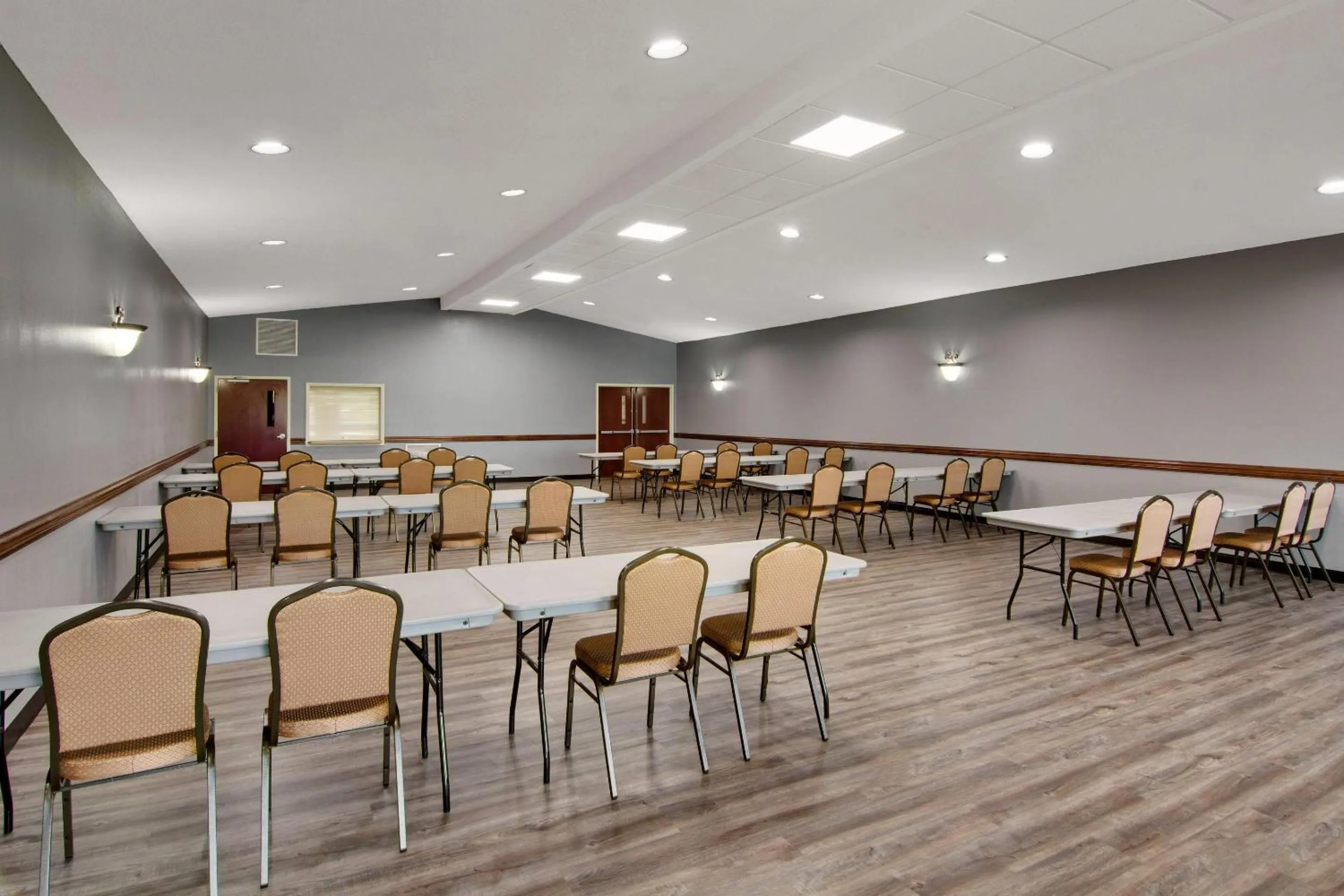 Meeting/conference room in Clarion Pointe on the lake Clarksville-South Hill West