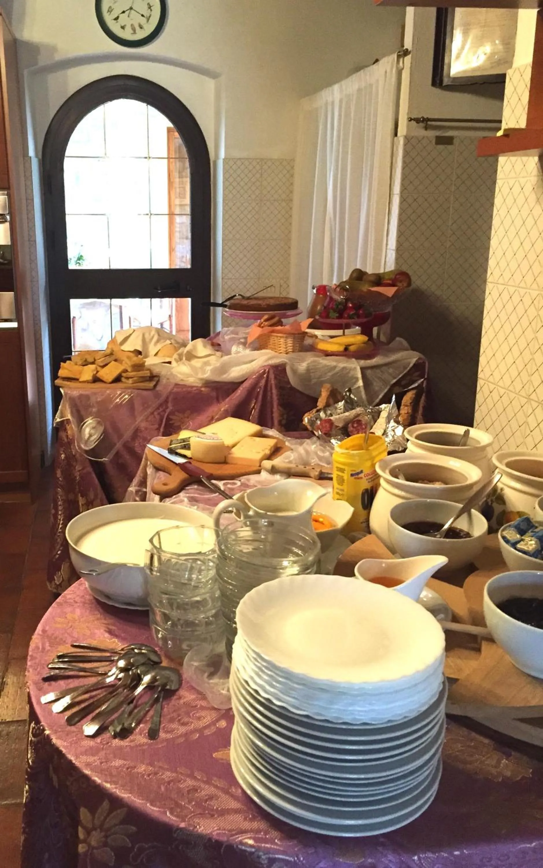 Buffet breakfast in Campo Di Carlo