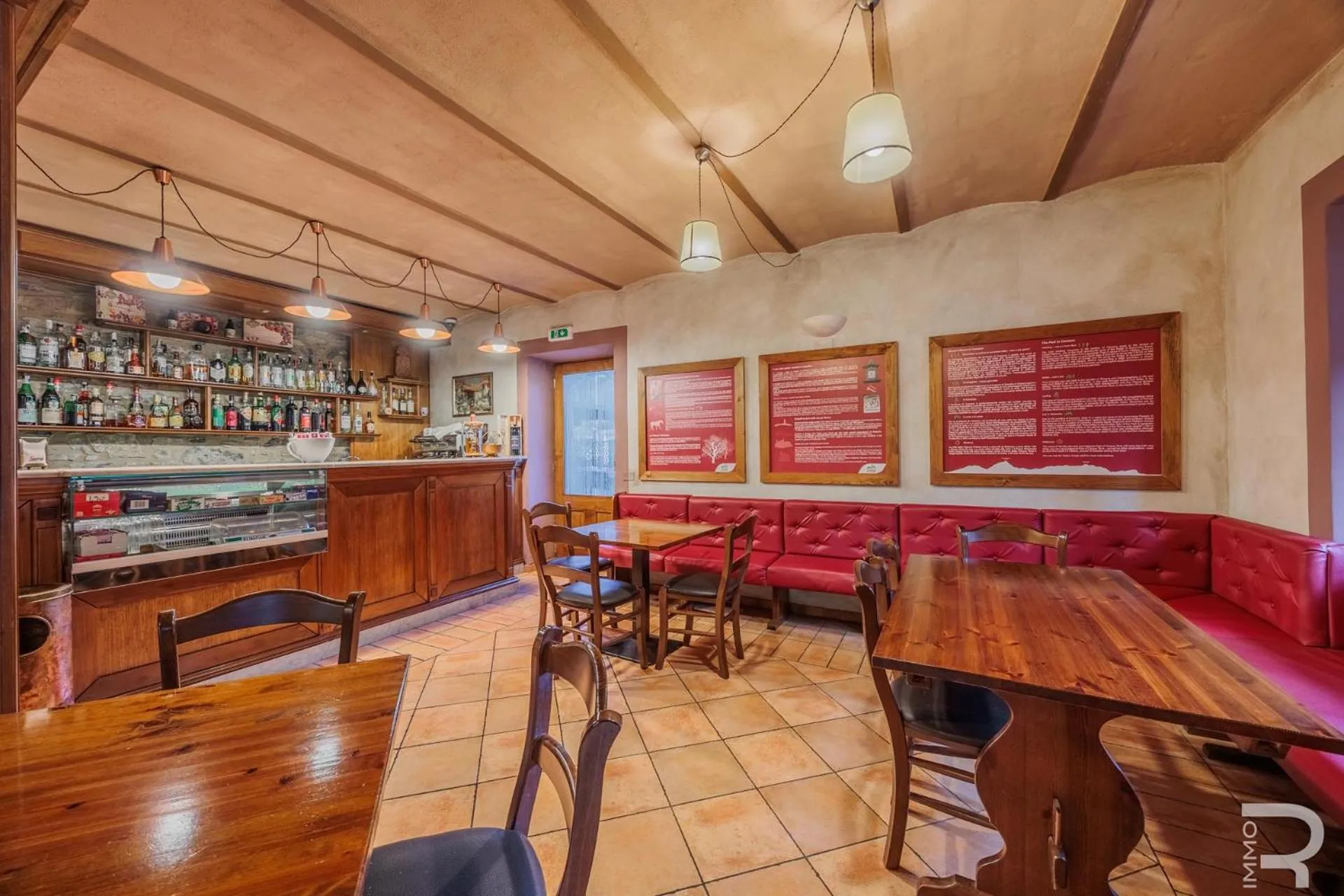 Restaurant/places to eat in Albergo Miramonti