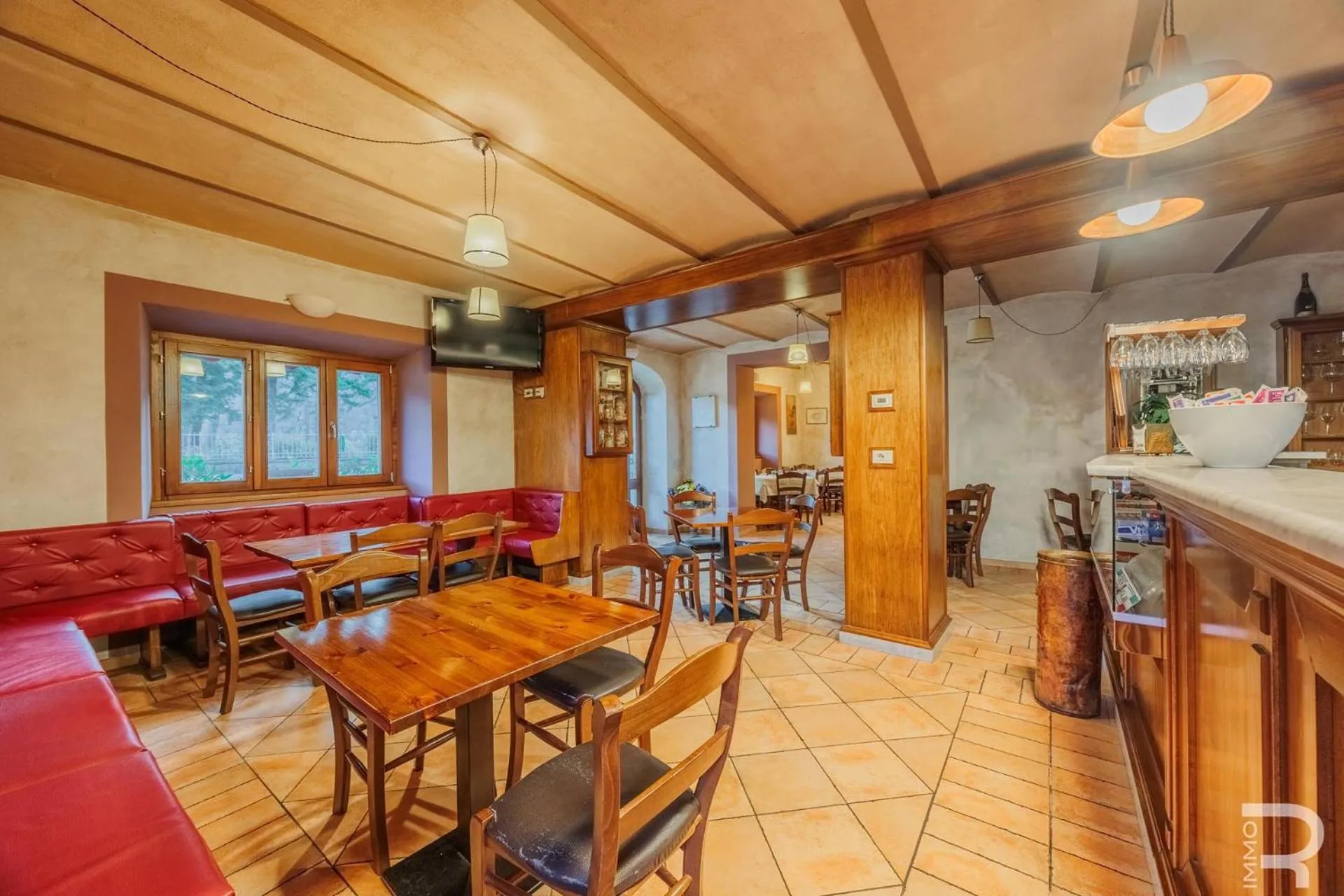 Restaurant/places to eat in Albergo Miramonti