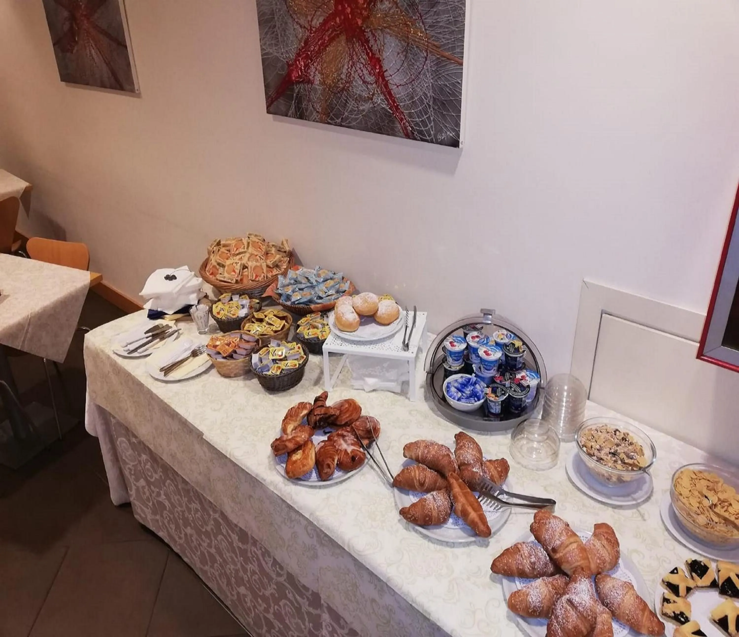 Continental breakfast in Hotel Ristorante Trendy