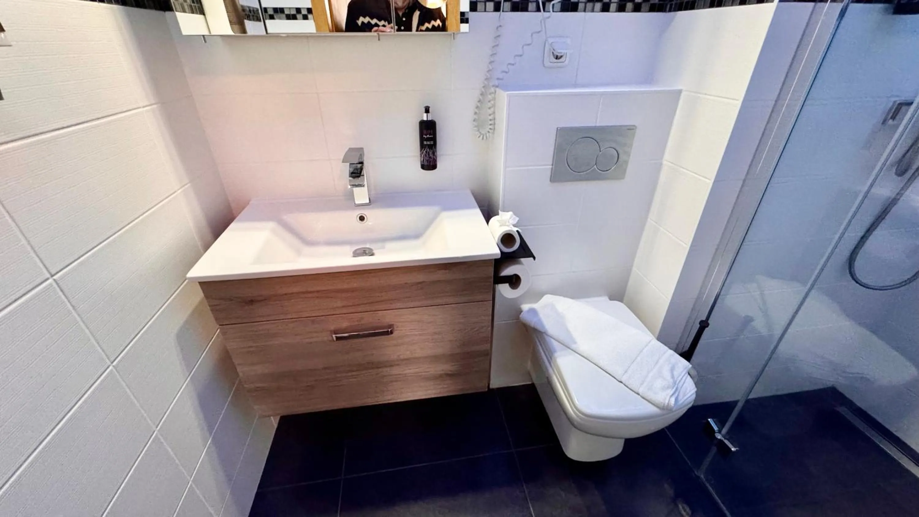 Bathroom in Hotel Paidion