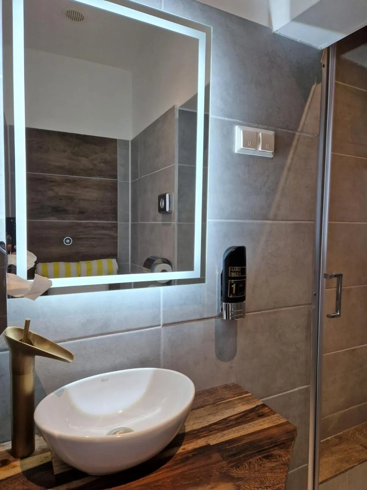 Bathroom in Hotel Paidion