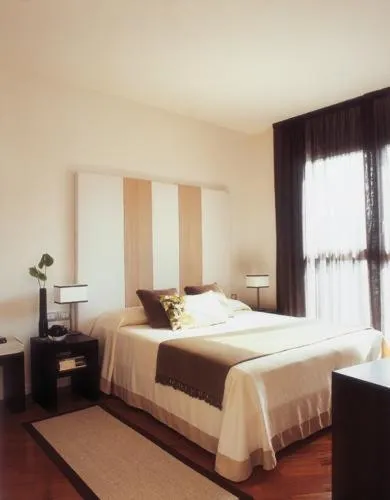 Bedroom, Bed in Eden Rock Resort