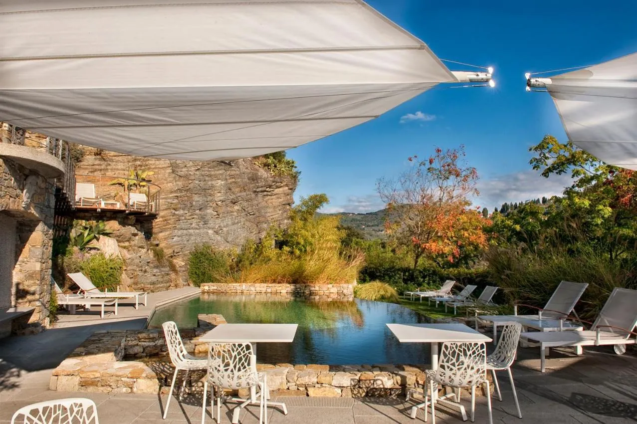 Lounge or bar in Eden Rock Resort