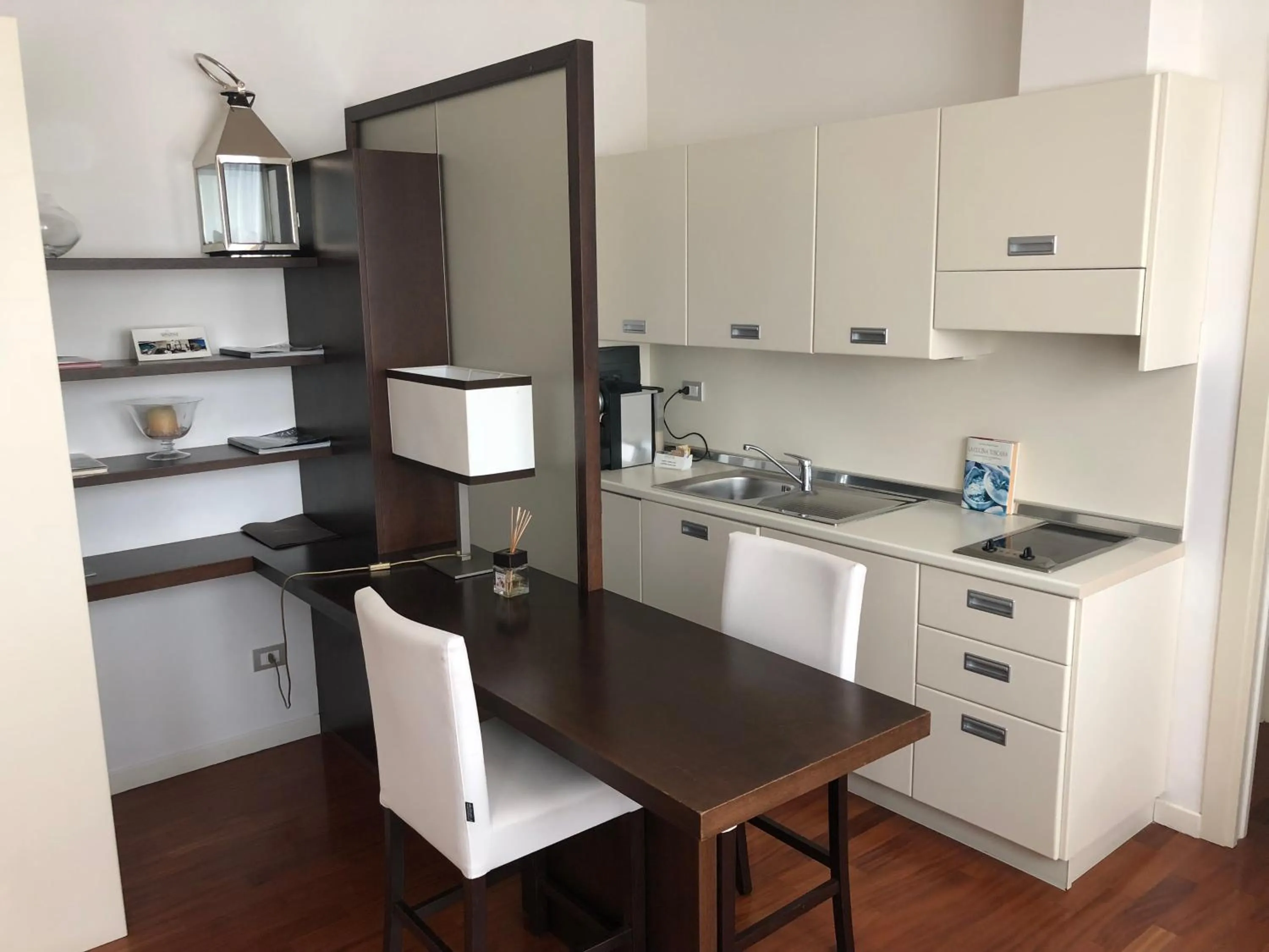 Kitchen or kitchenette in Eden Rock Resort