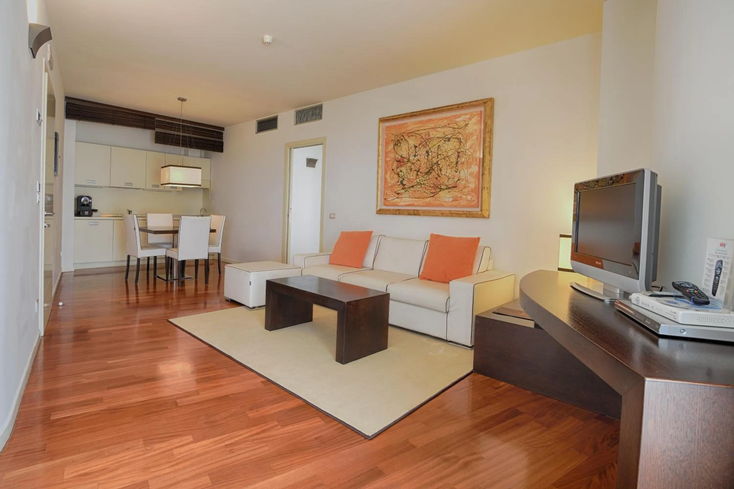 TV and multimedia in Eden Rock Resort