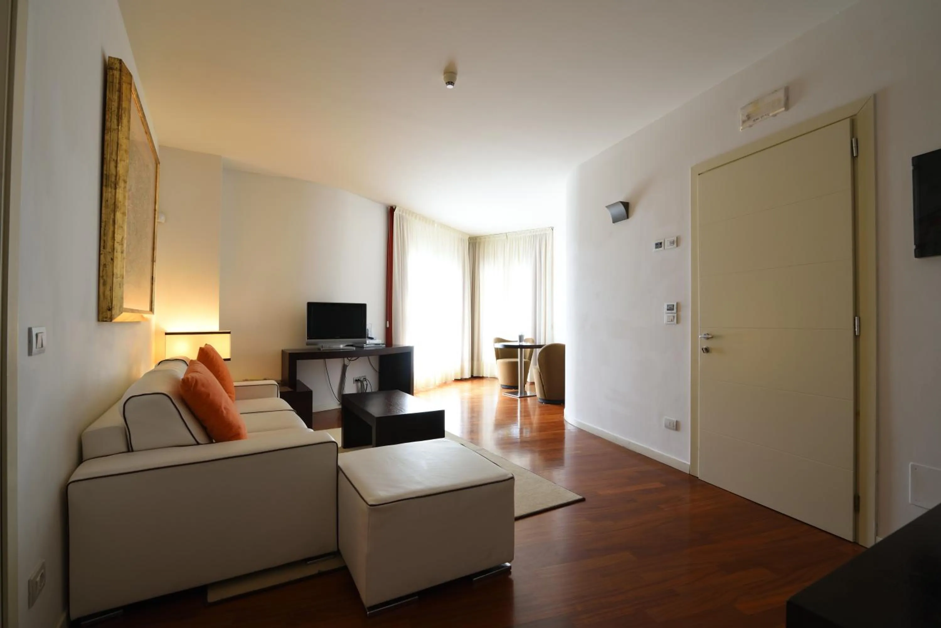 Living room, Bed in Eden Rock Resort