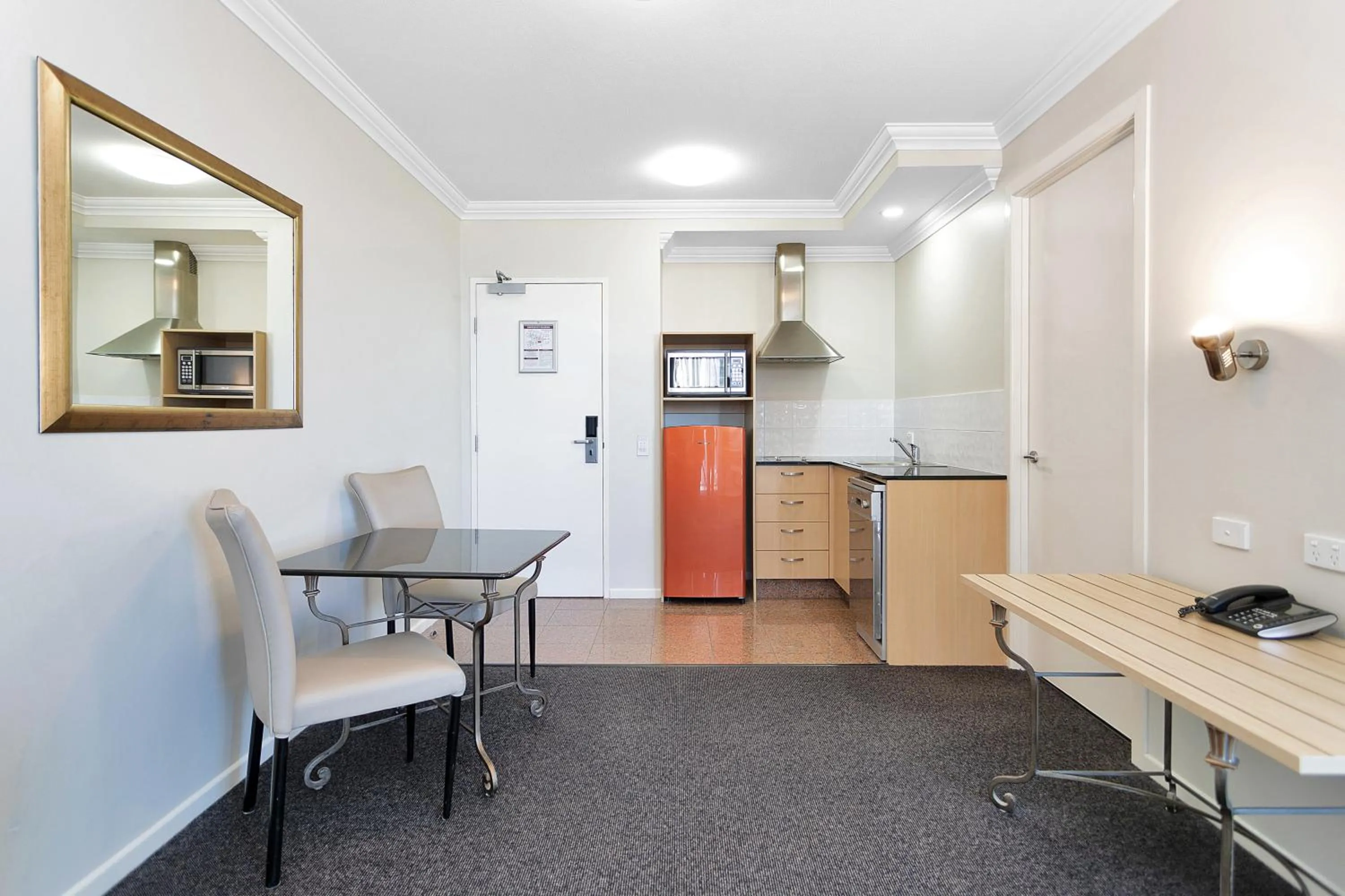 Kitchen or kitchenette in Mantra Mackay