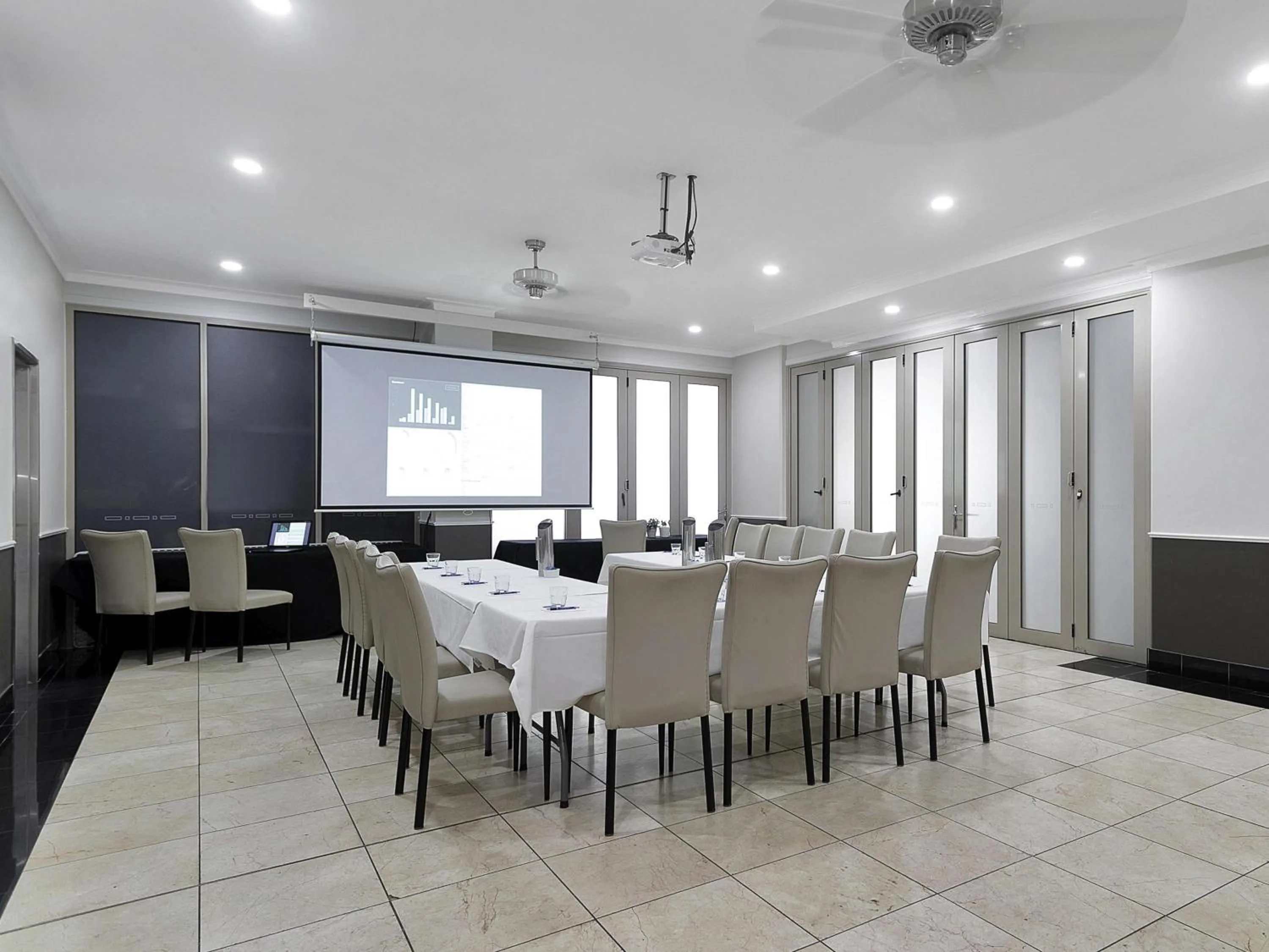 Meeting/conference room in Mantra Mackay