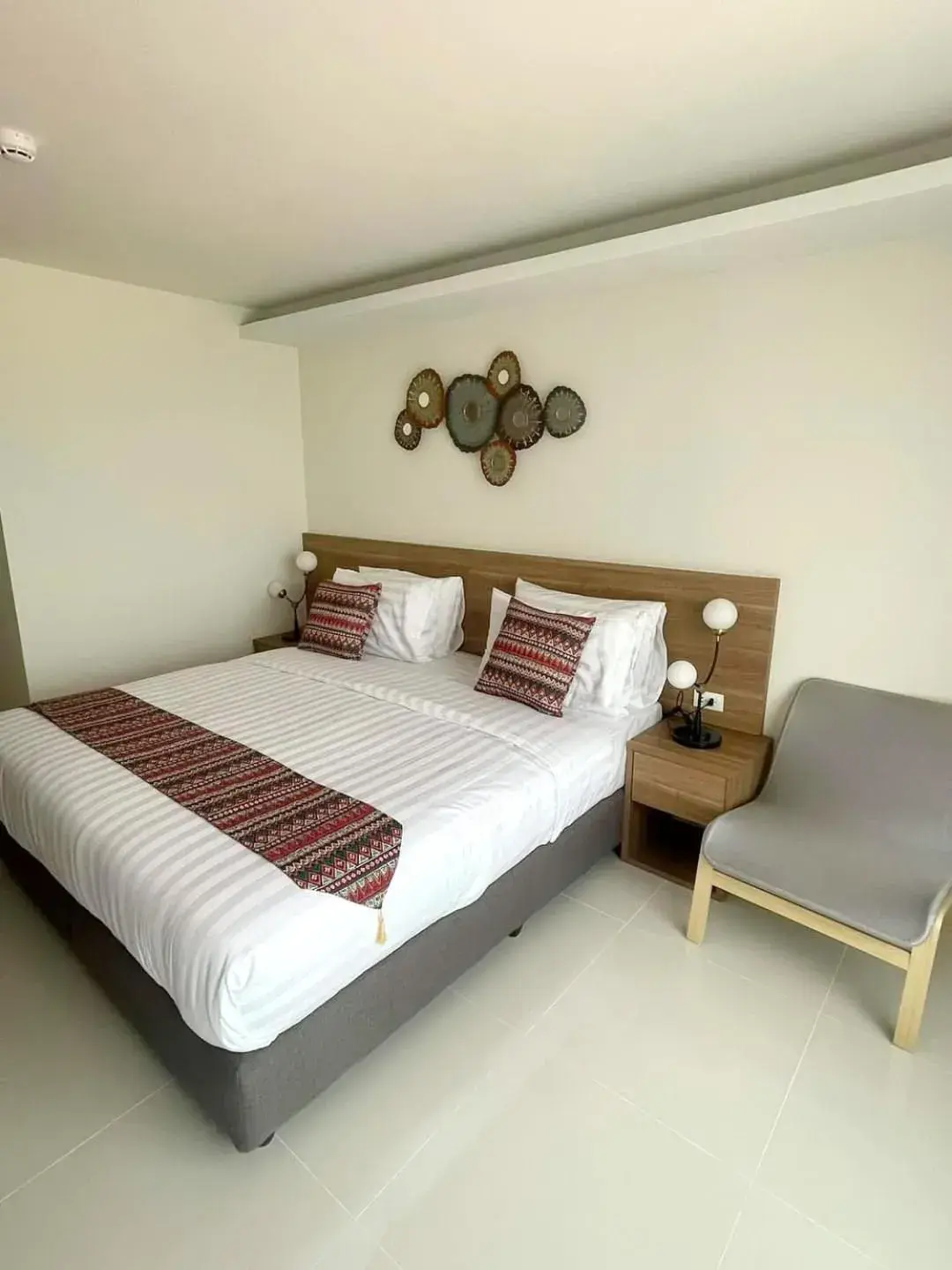 Standard King Room - single occupancy in Christella Hotel Laemchabang Standard King Room - single occupancy in Christella Hotel Laemchabang