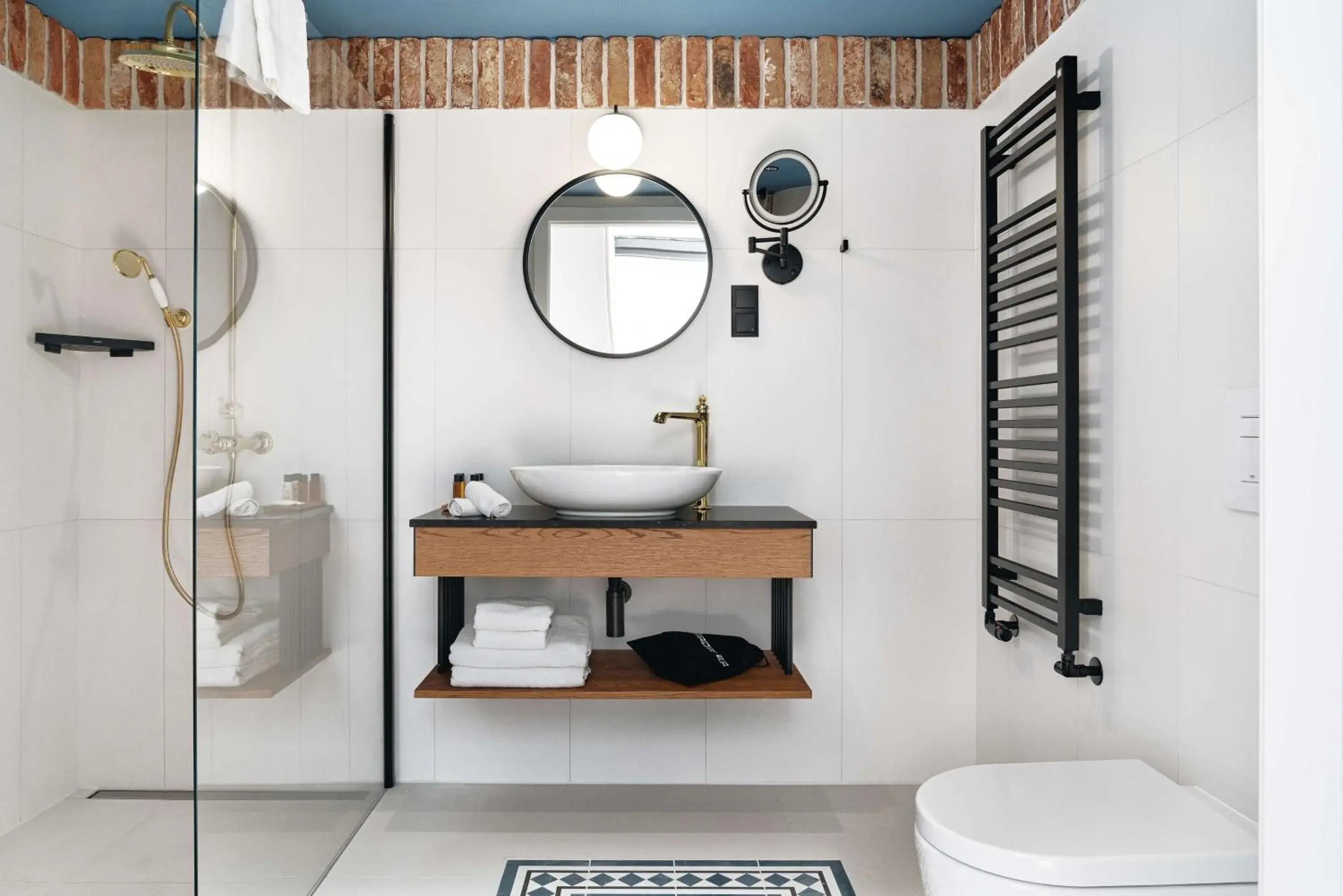 Superior Room with River View in Radisson RED Gdansk, Wyspa Spichrzów Superior Room with River View in Radisson RED Gdansk, Wyspa Spichrzów