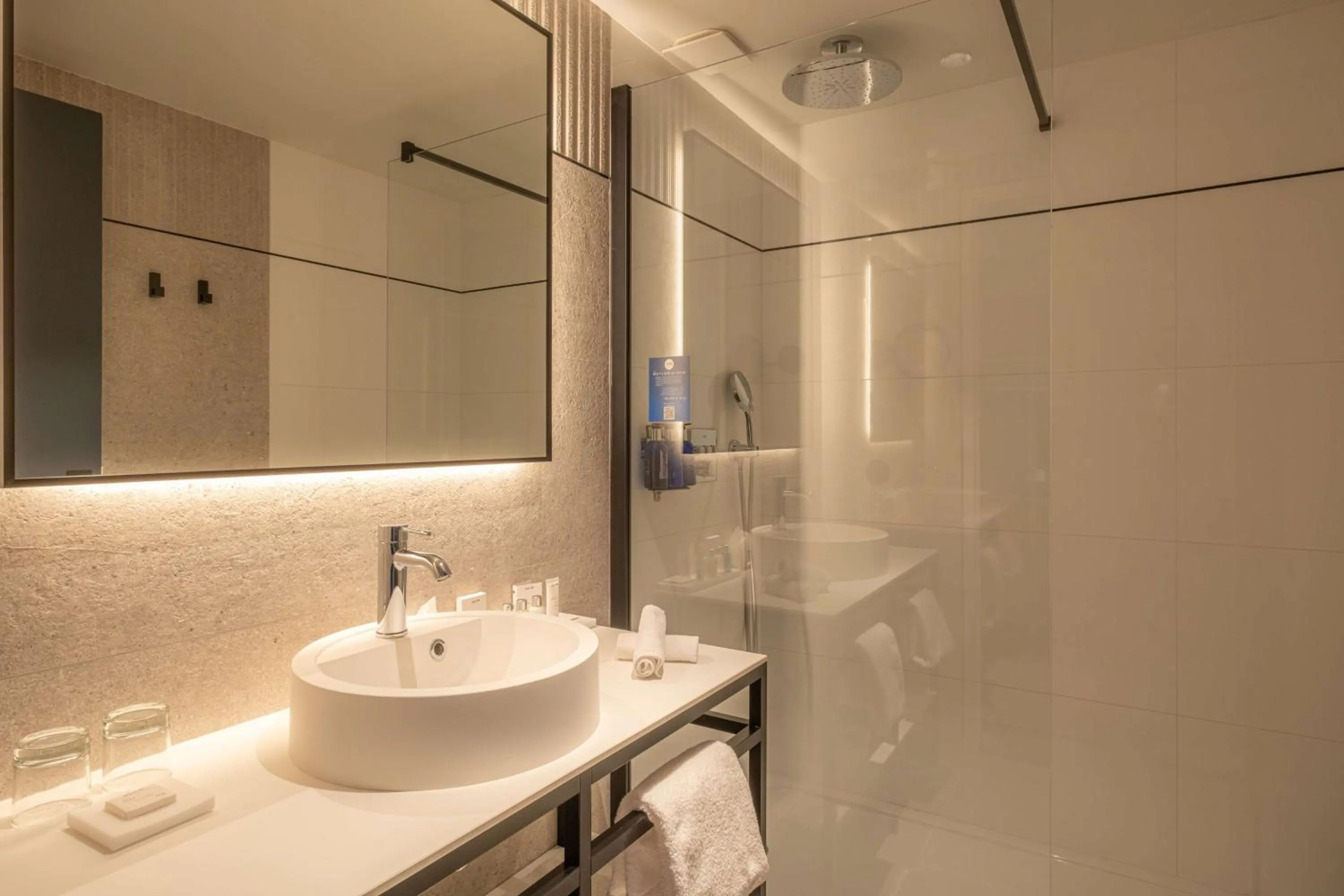 Bathroom in Radisson Blu Grand Hotel & Spa, Malo-Les-Bains