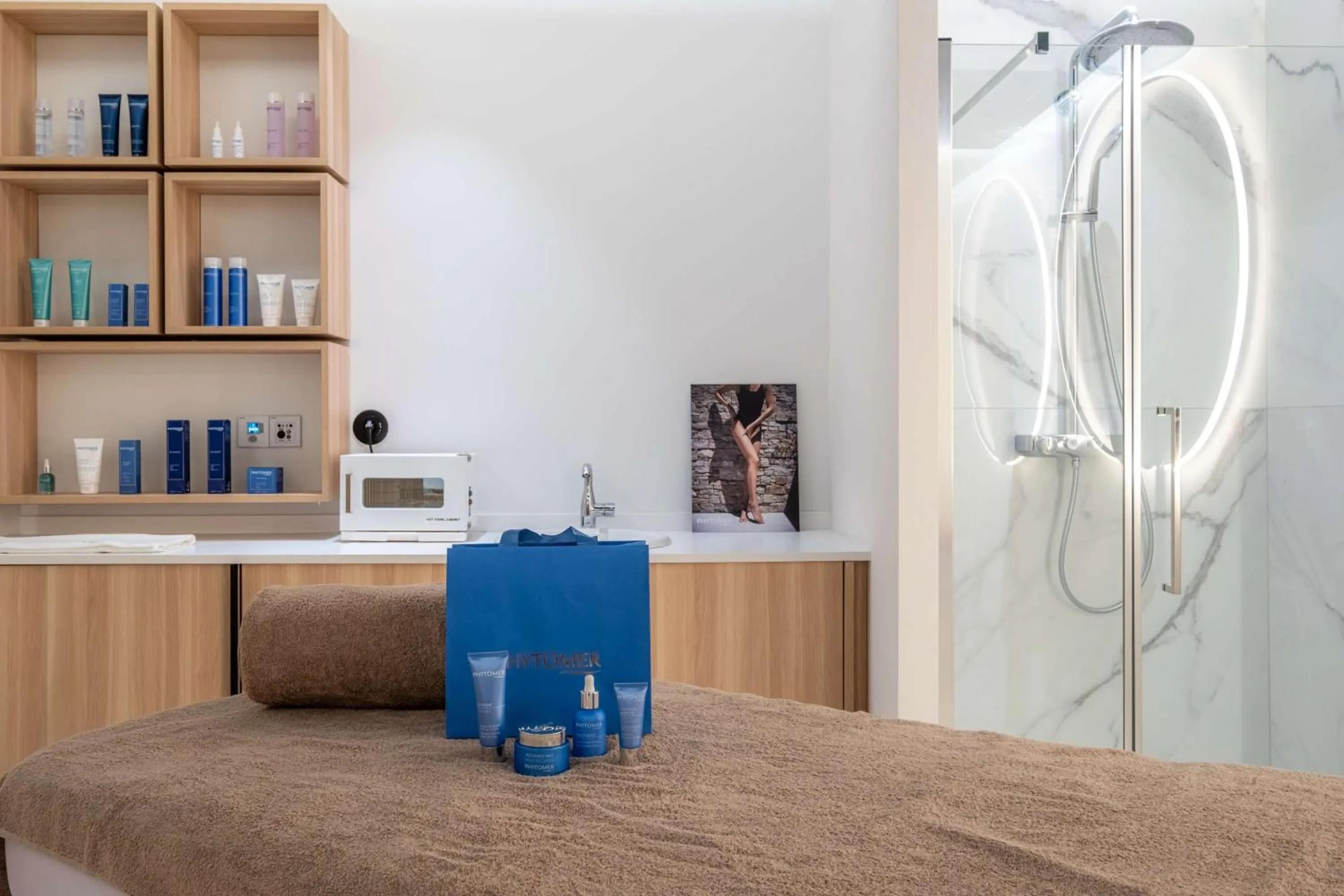 Spa and wellness centre/facilities in Radisson Blu Grand Hotel & Spa, Malo-Les-Bains