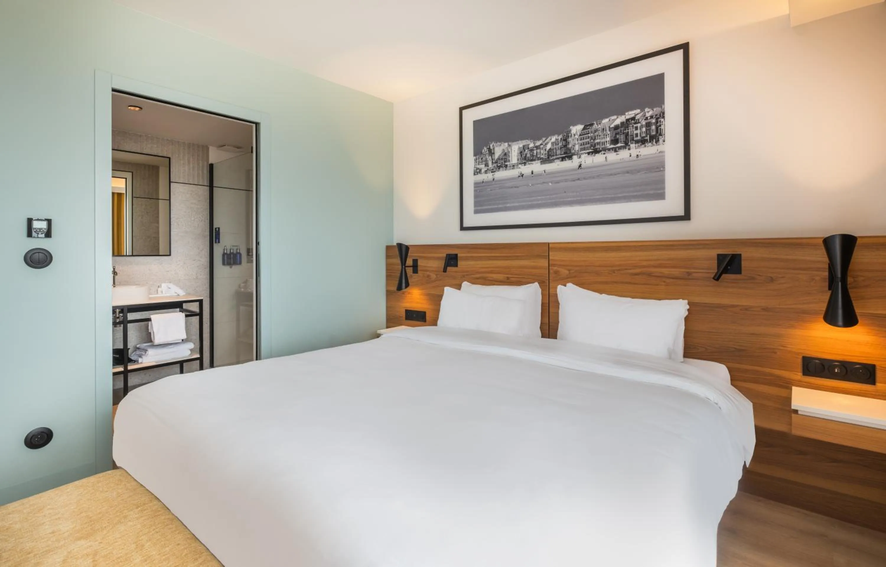 Photo of the whole room, Bed in Radisson Blu Grand Hotel & Spa, Malo-Les-Bains