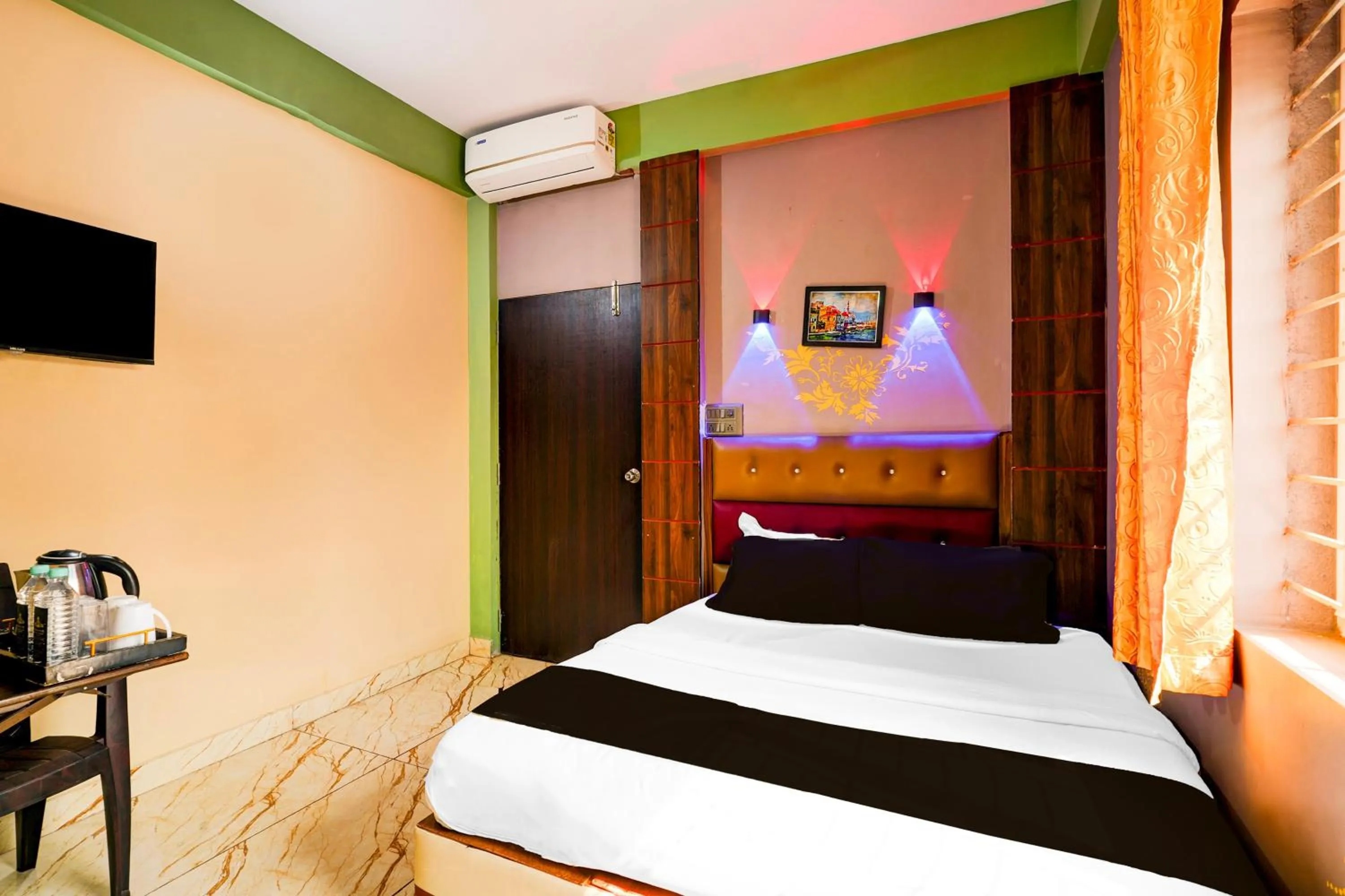 Bedroom, Bed in Hotel O SAS ROYAL GALAXY