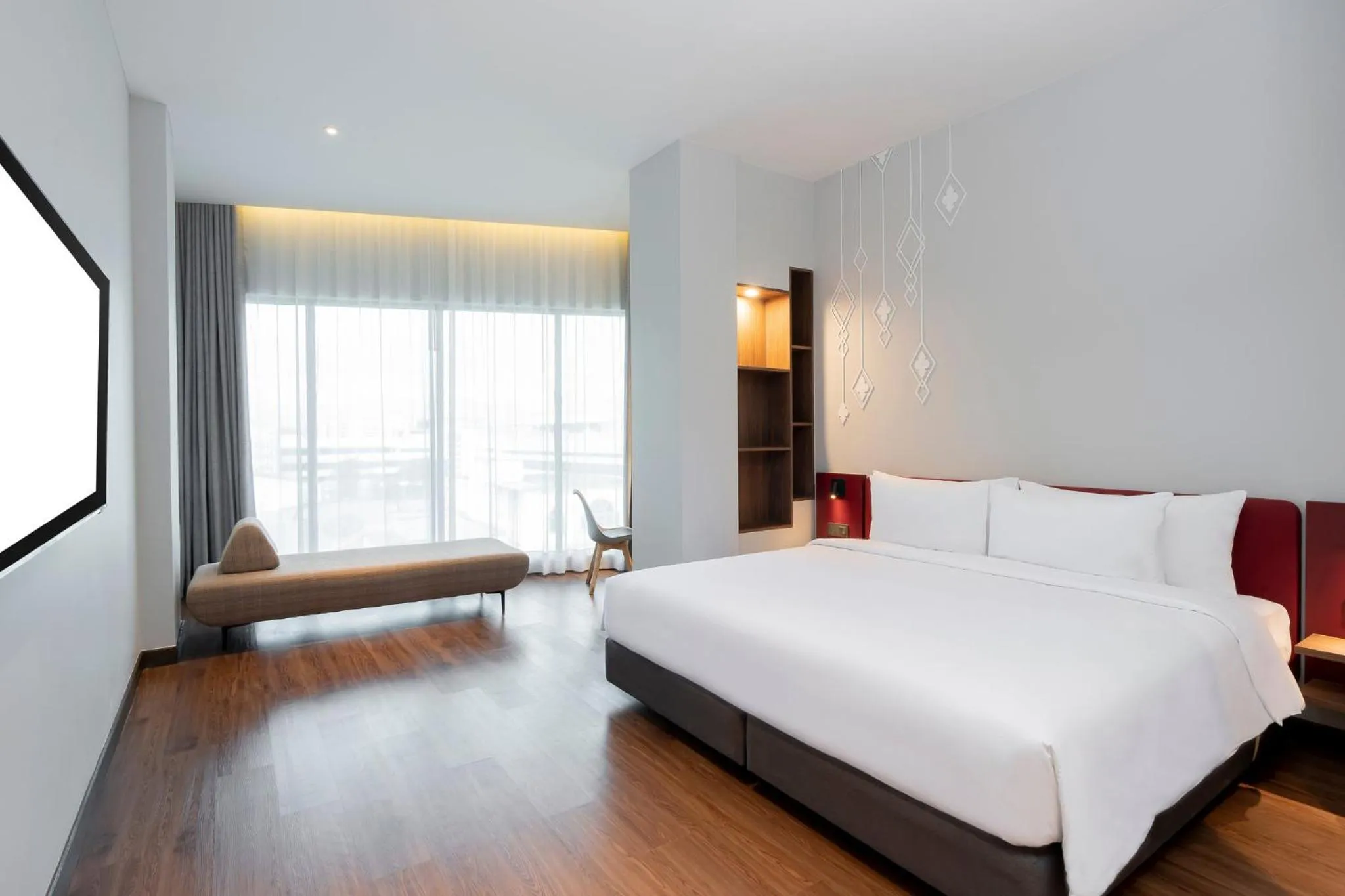 Photo of the whole room, Bed in Centara Life Hotel Bangkok Phra Nakhon