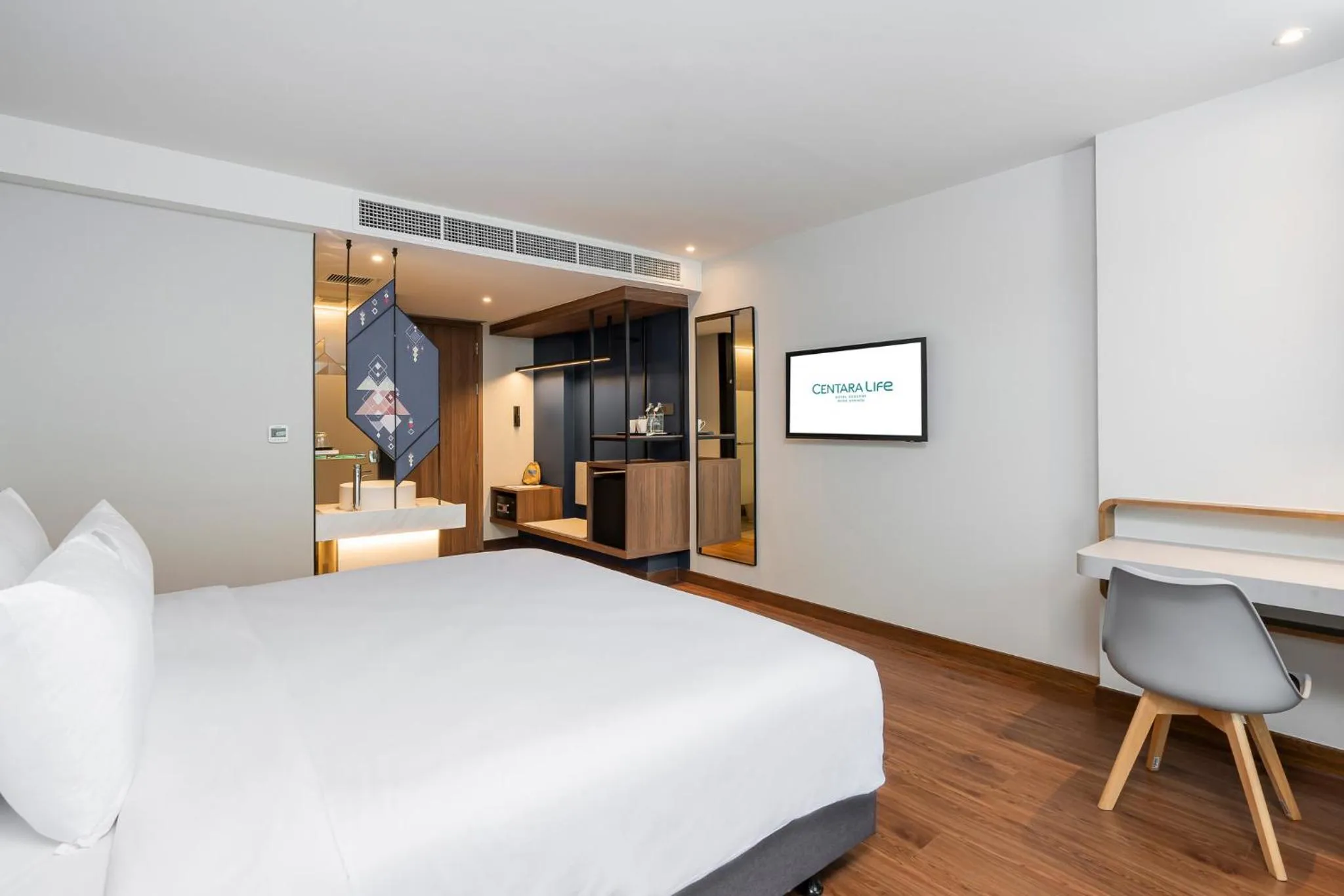 Bedroom, Bed in Centara Life Hotel Bangkok Phra Nakhon