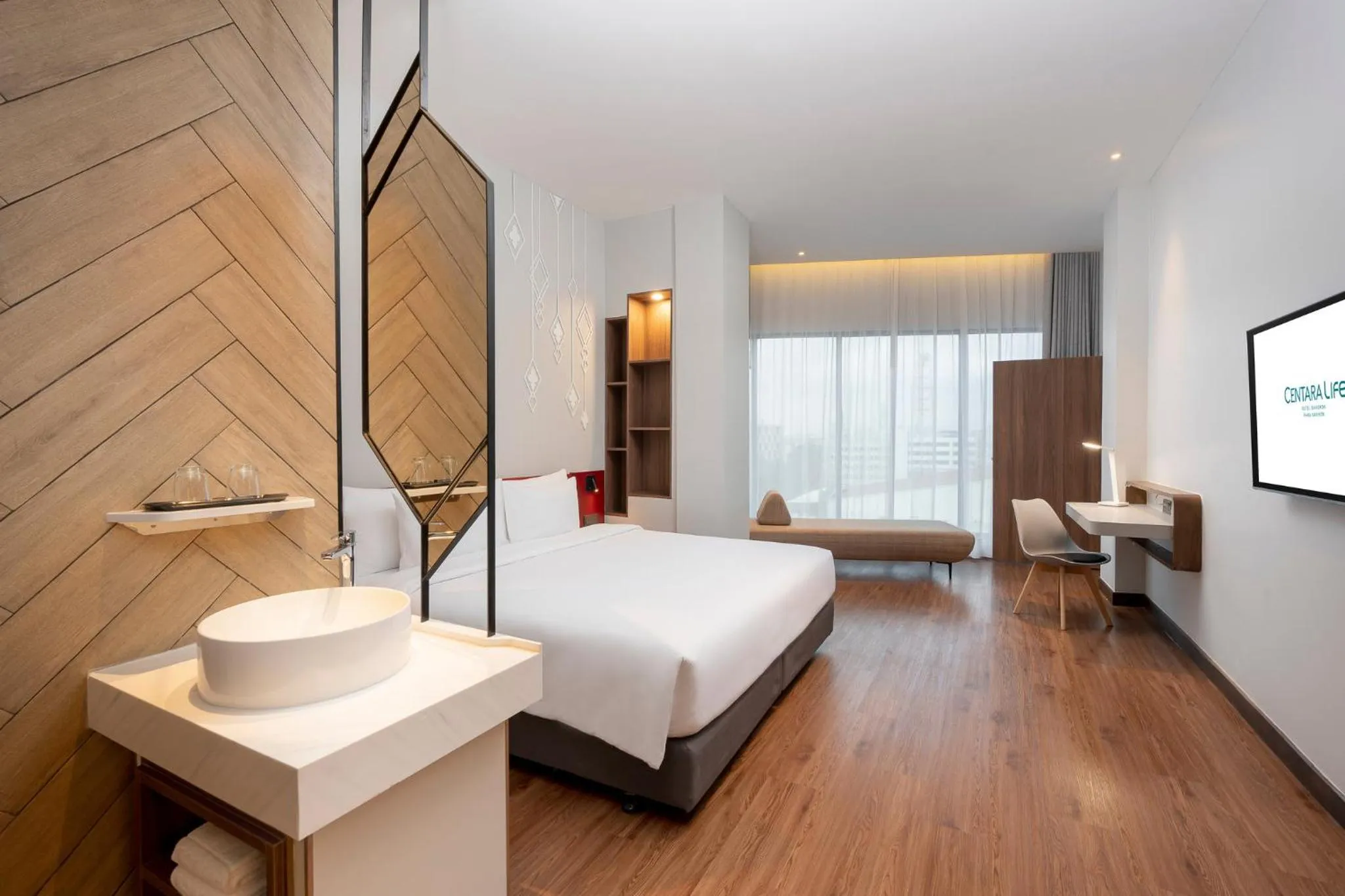 Photo of the whole room, Bed in Centara Life Hotel Bangkok Phra Nakhon