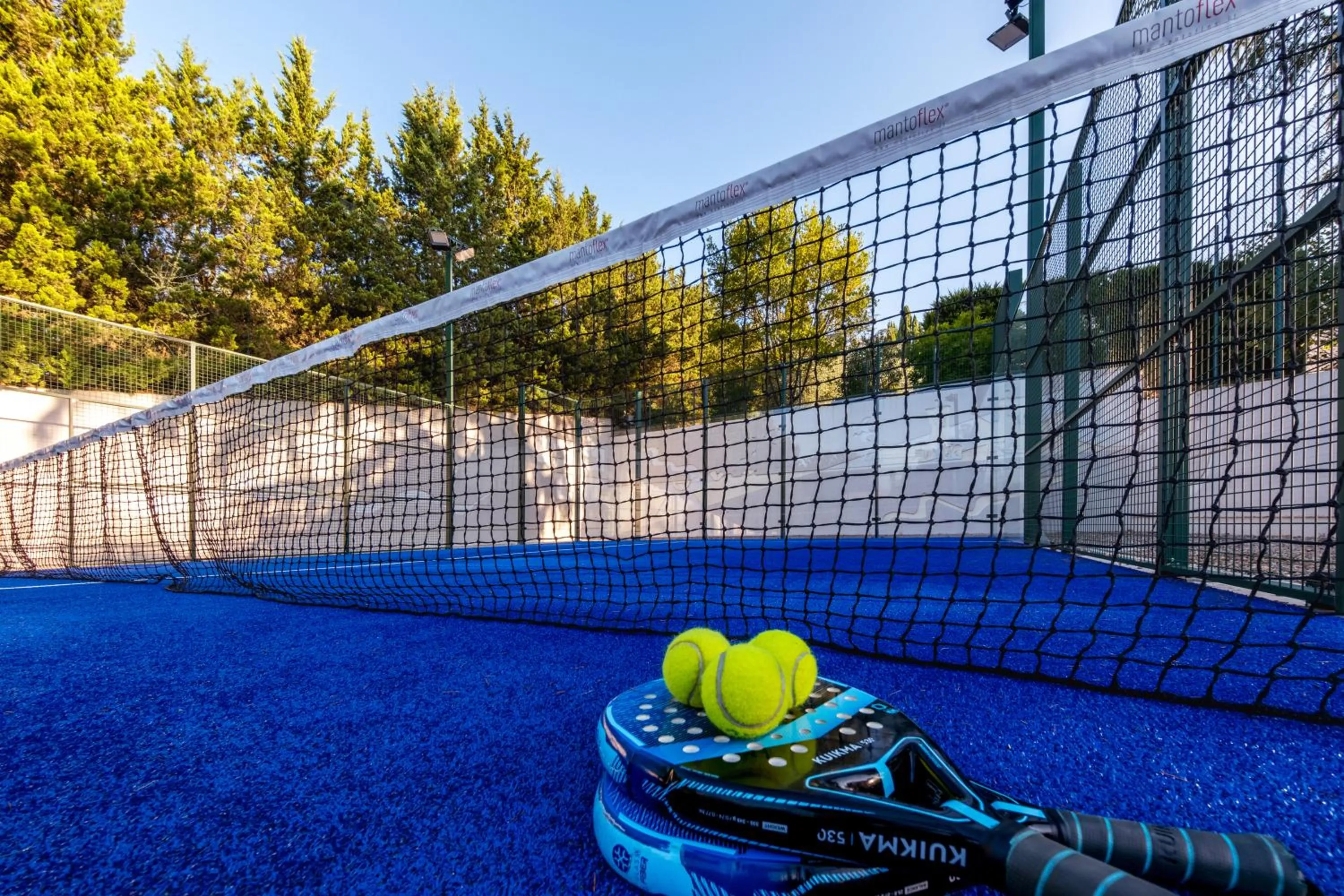 Swimming pool in Hotel Umbria