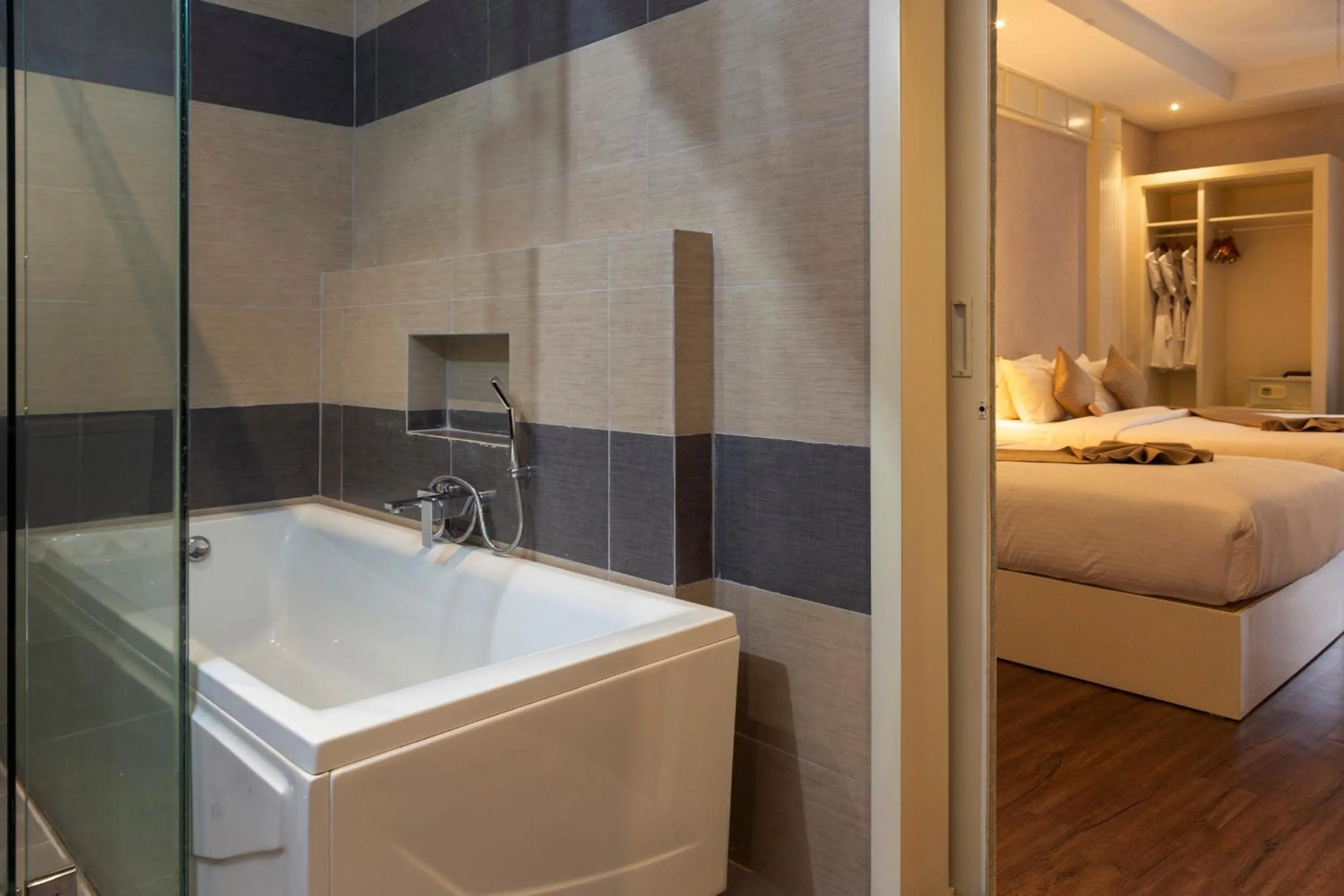 Bath, Bed in Anik Boutique Hotel