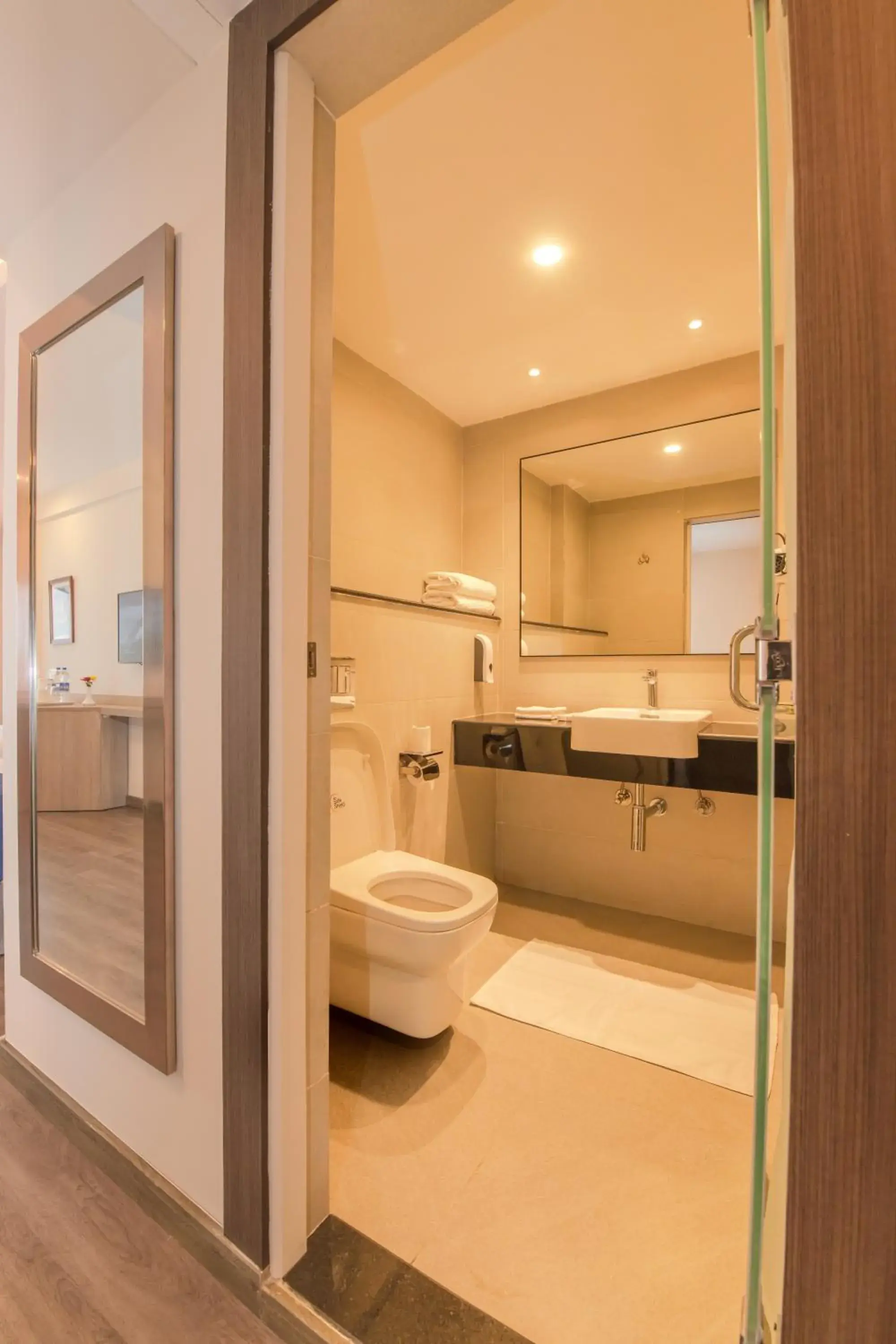 Deluxe Twin Room - single occupancy in Mila Hotel Deluxe Twin Room - single occupancy in Mila Hotel