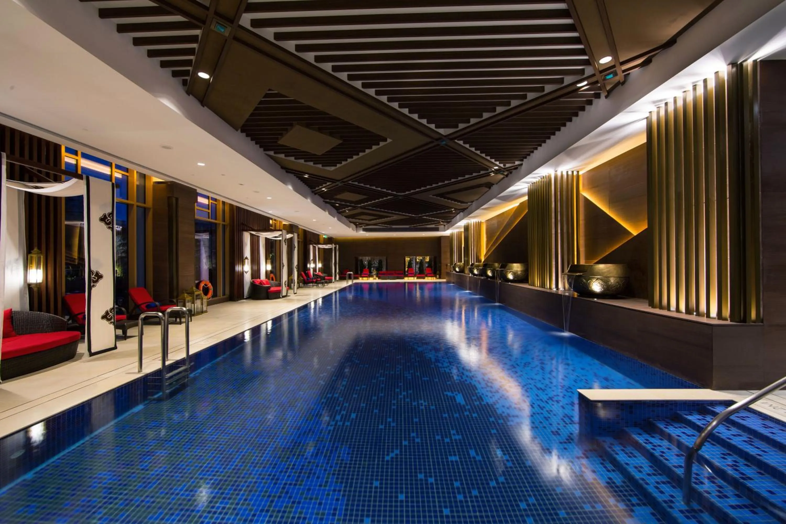 Pool view in Shangri-La Lhasa