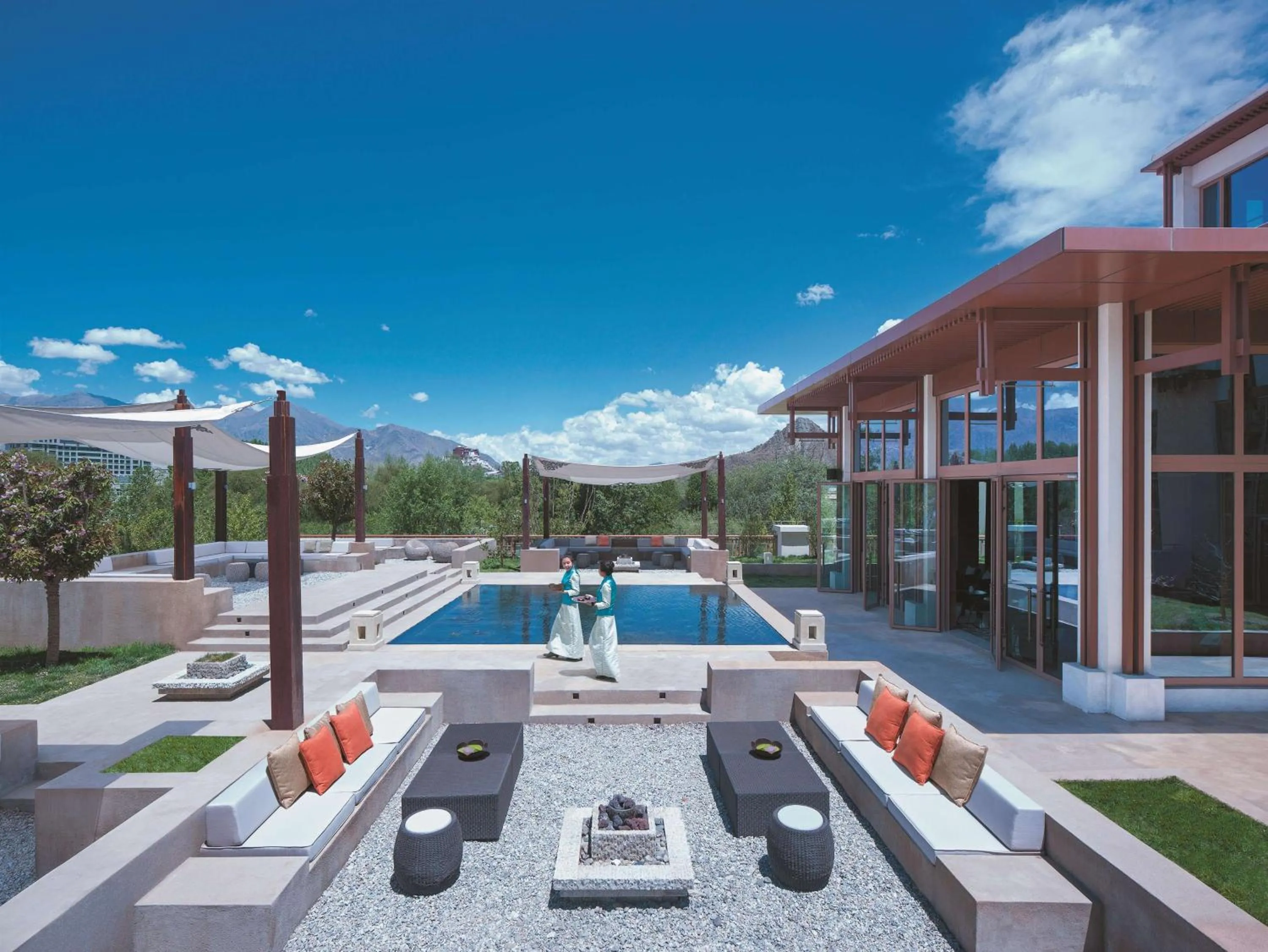 Lounge or bar in Shangri-La Lhasa