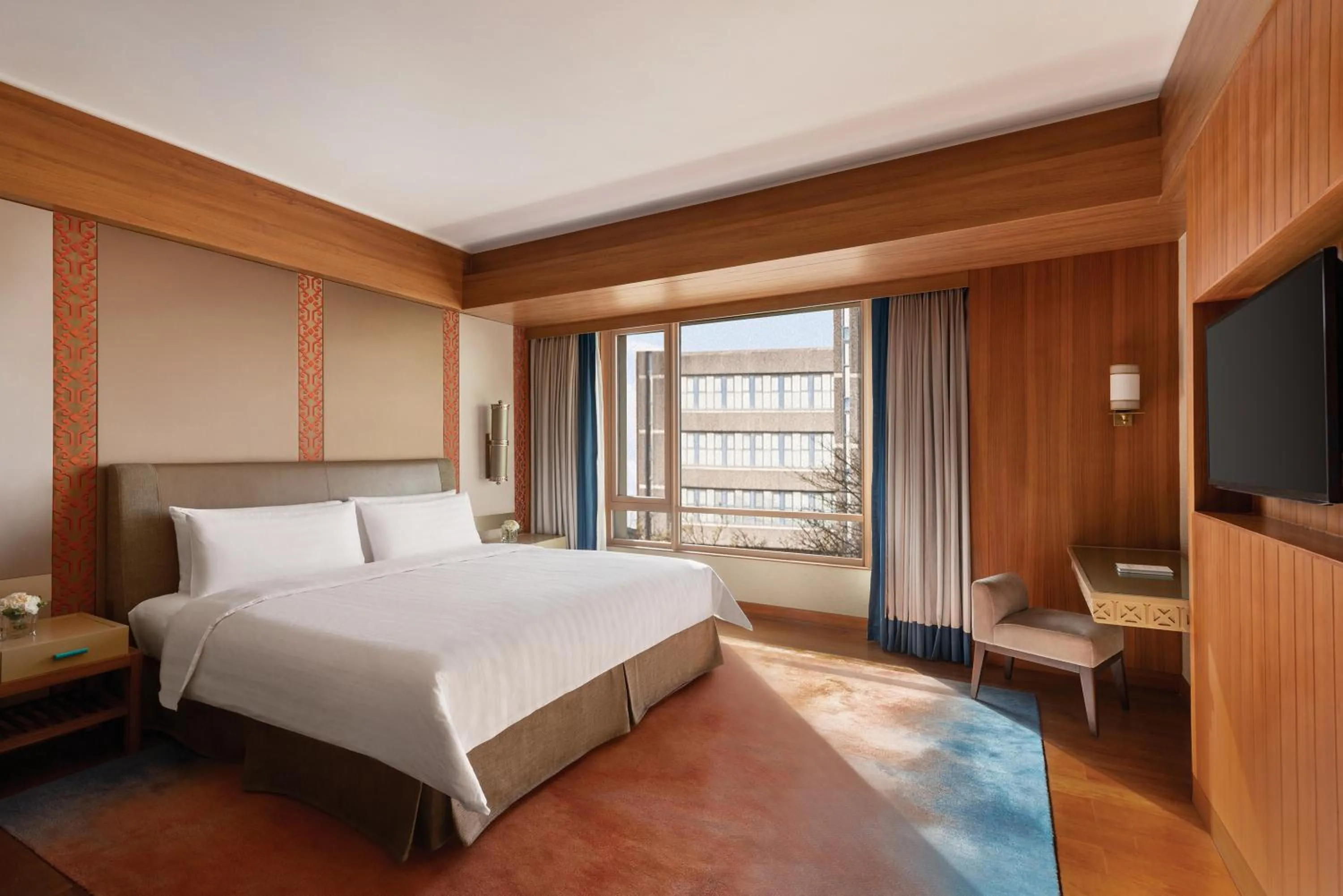 Bed in Shangri-La Lhasa