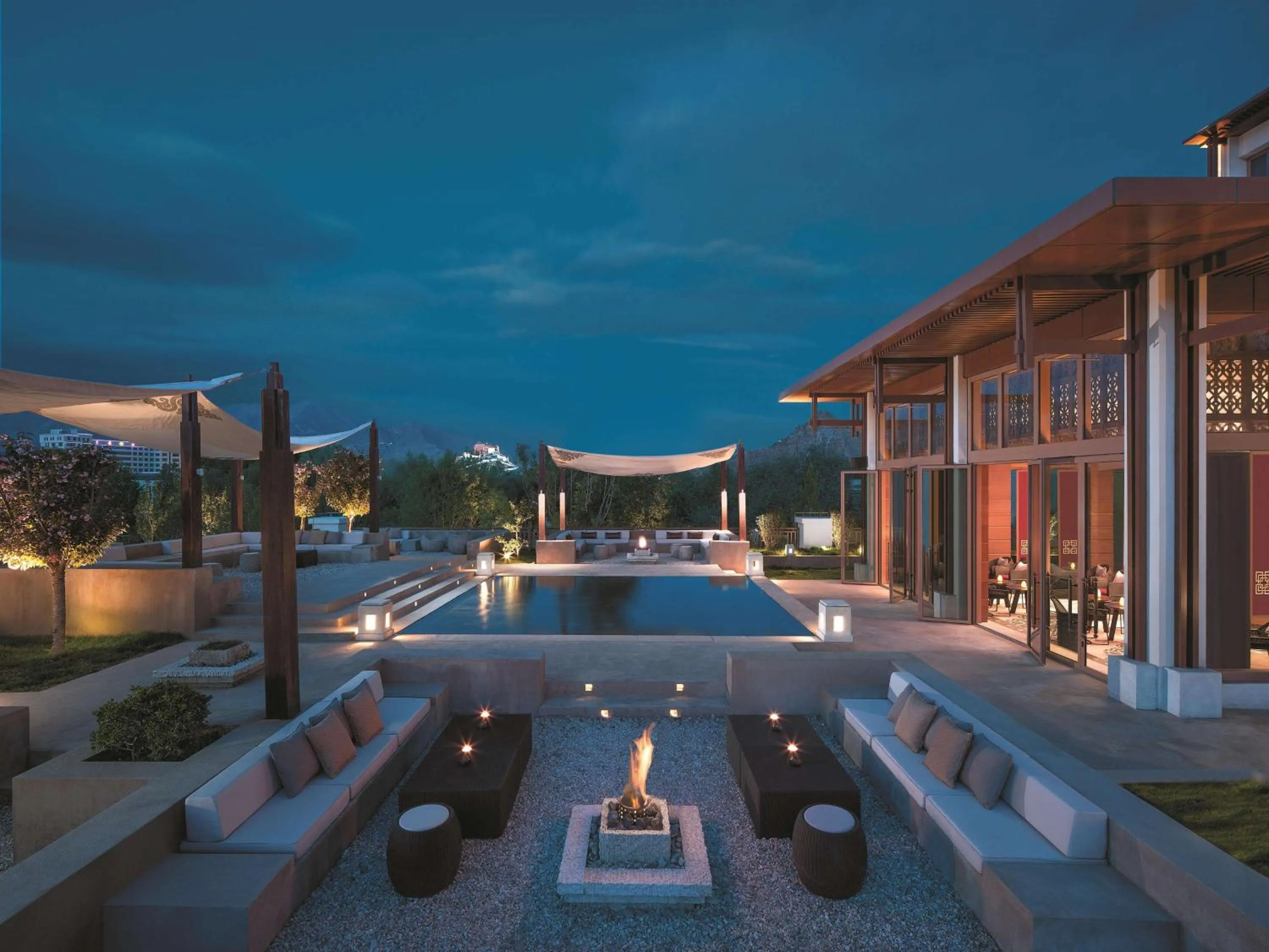 Lounge or bar in Shangri-La Lhasa