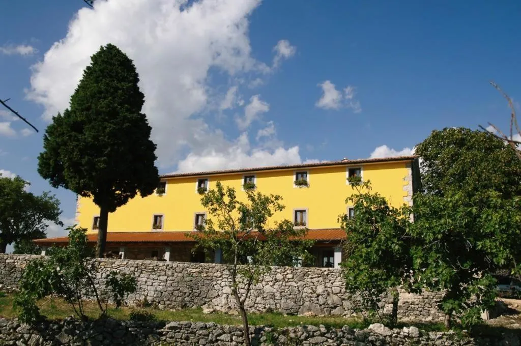 Property building in Villa Calussovo