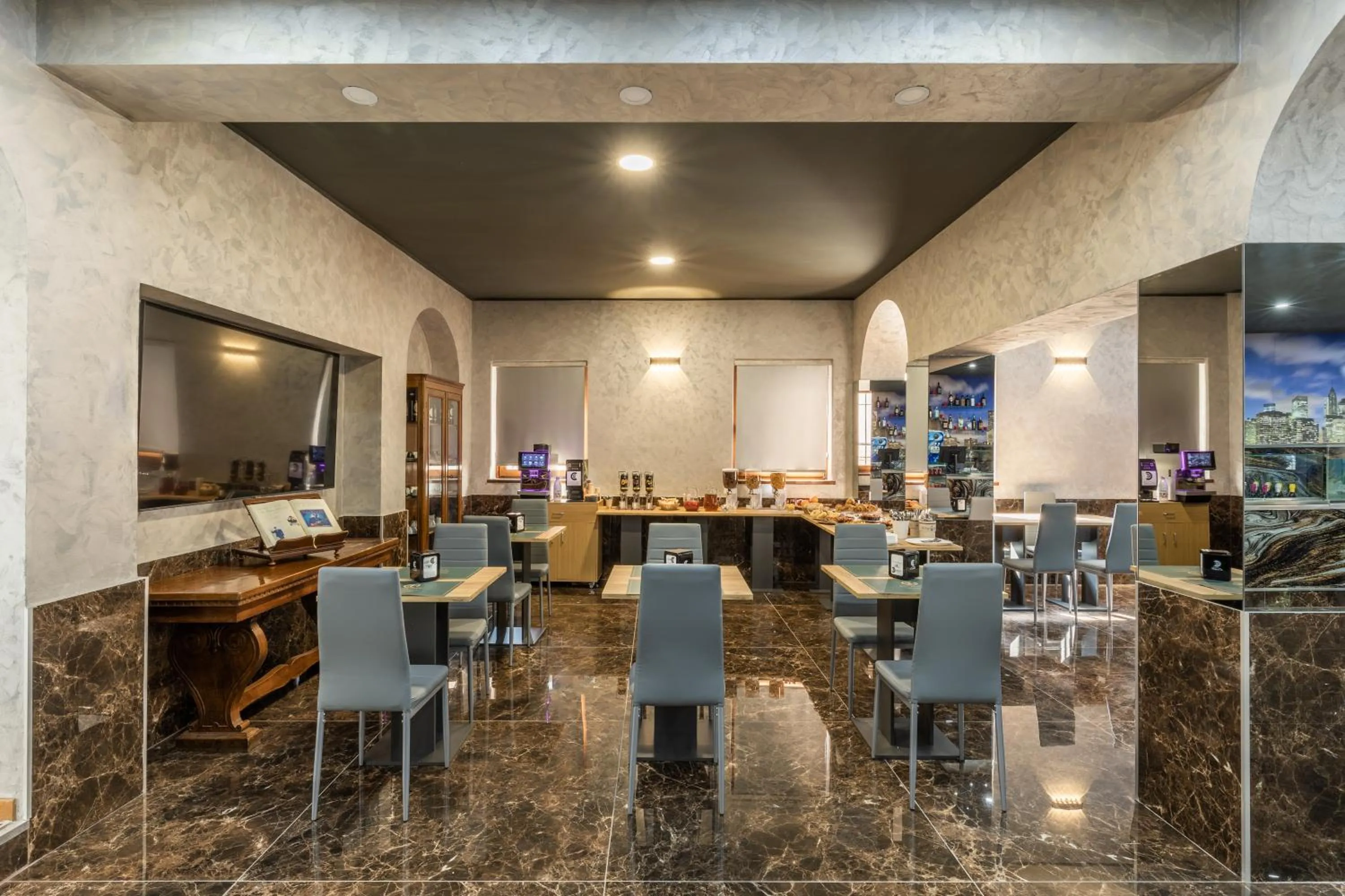 Breakfast in Hotel City Verona