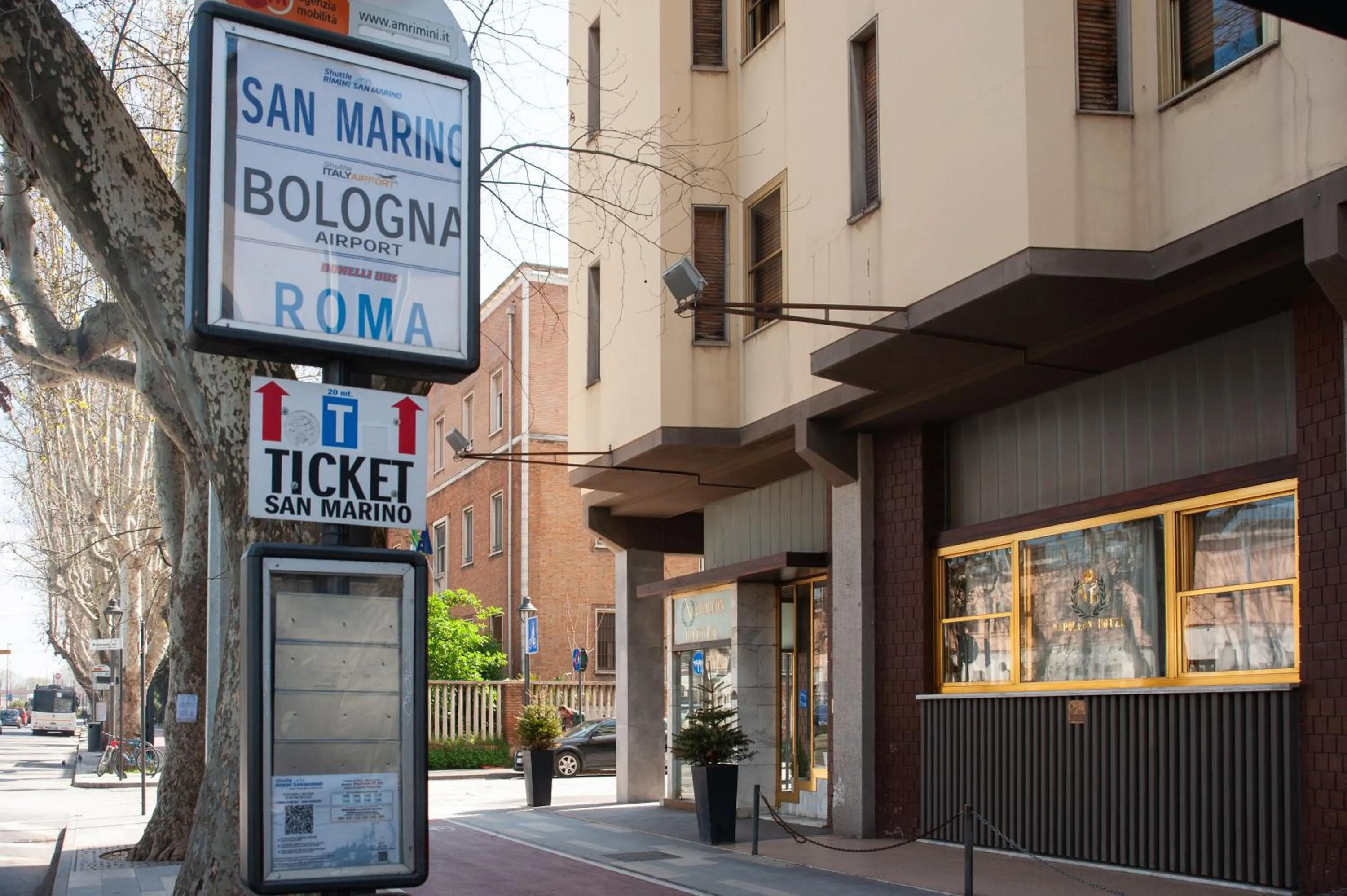 shuttle in Hotel Napoleon - City & Station