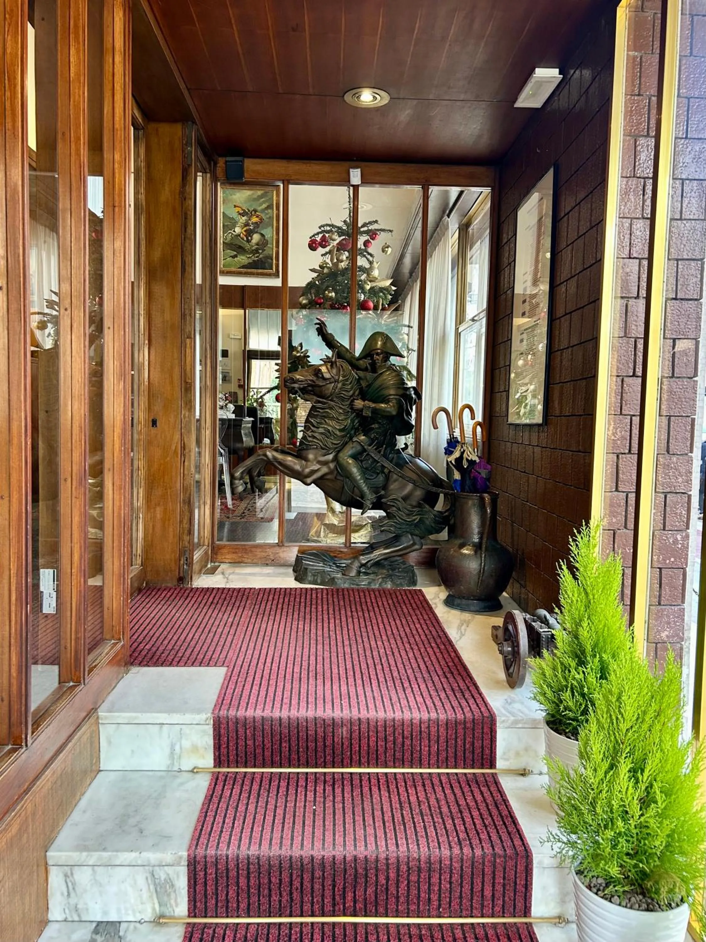 Hotel Napoleon - City & Station