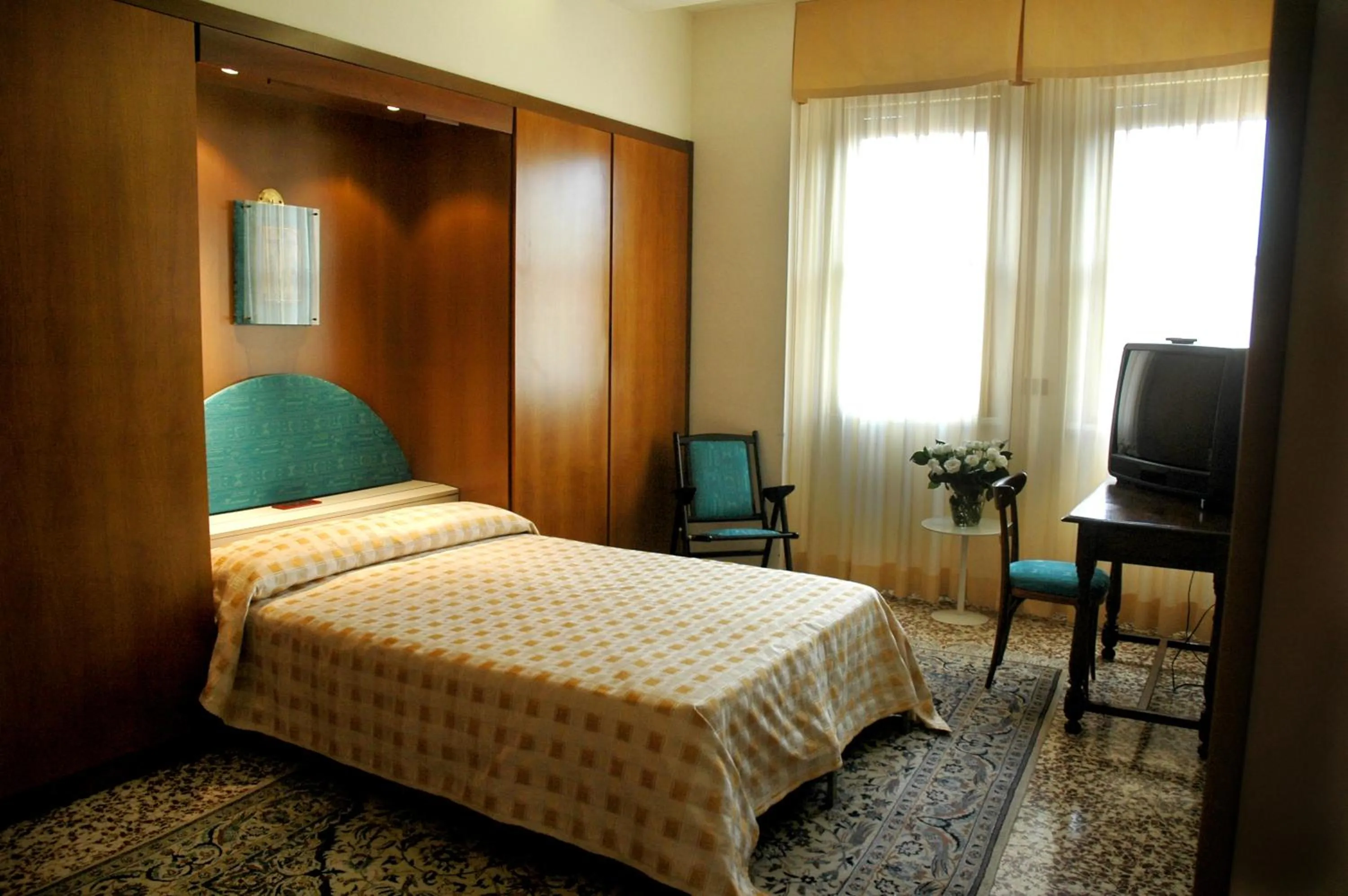 Bed in Hotel Napoleon - City & Station