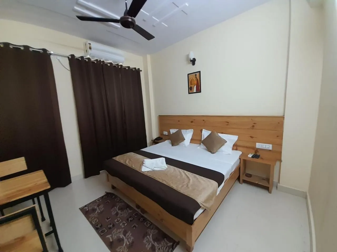 Bedroom, Bed in Hotel Krishna Rishikesh