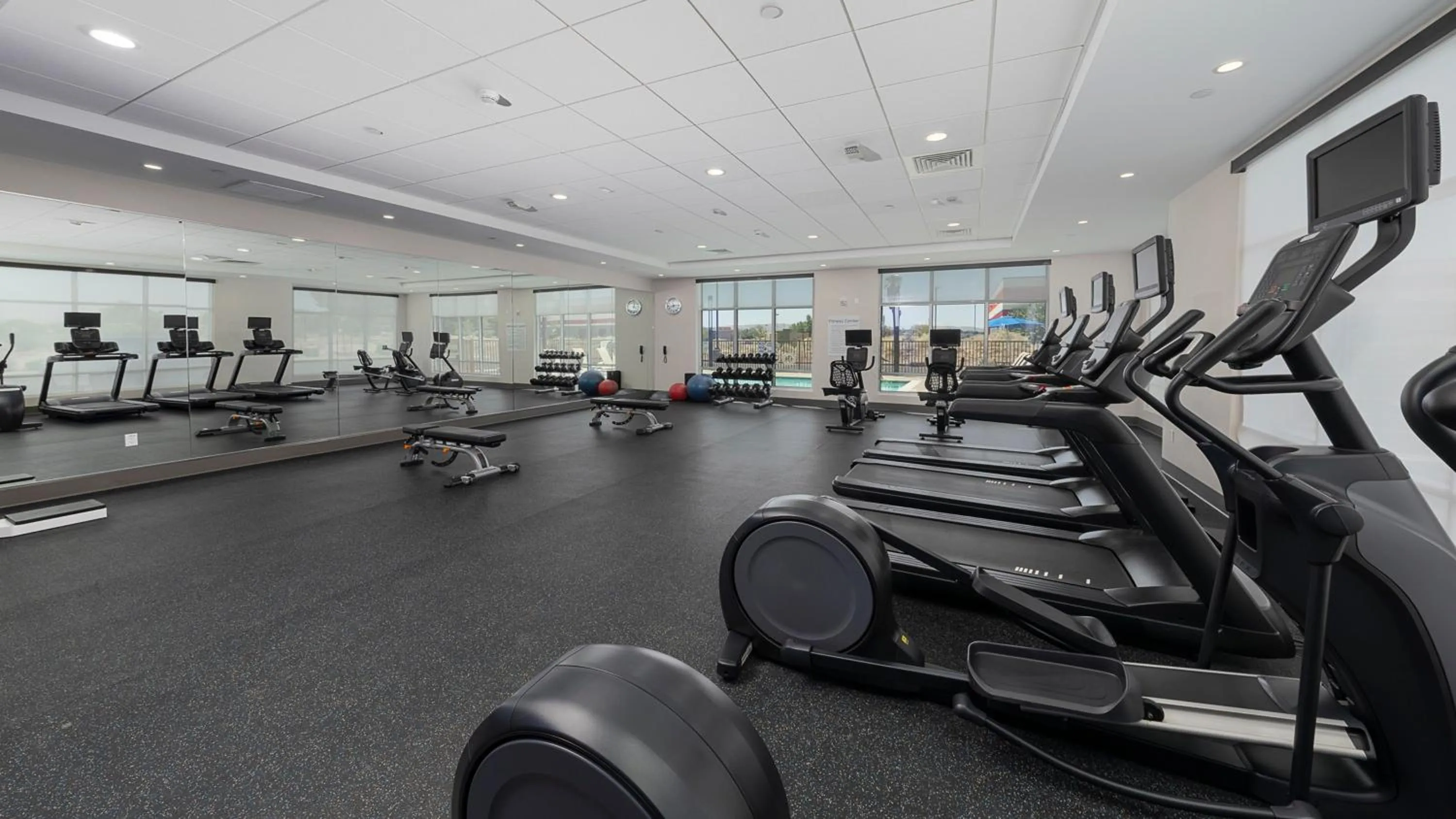 Fitness centre/facilities in Holiday Inn Express & Suites Ridgecrest - China Lake by IHG