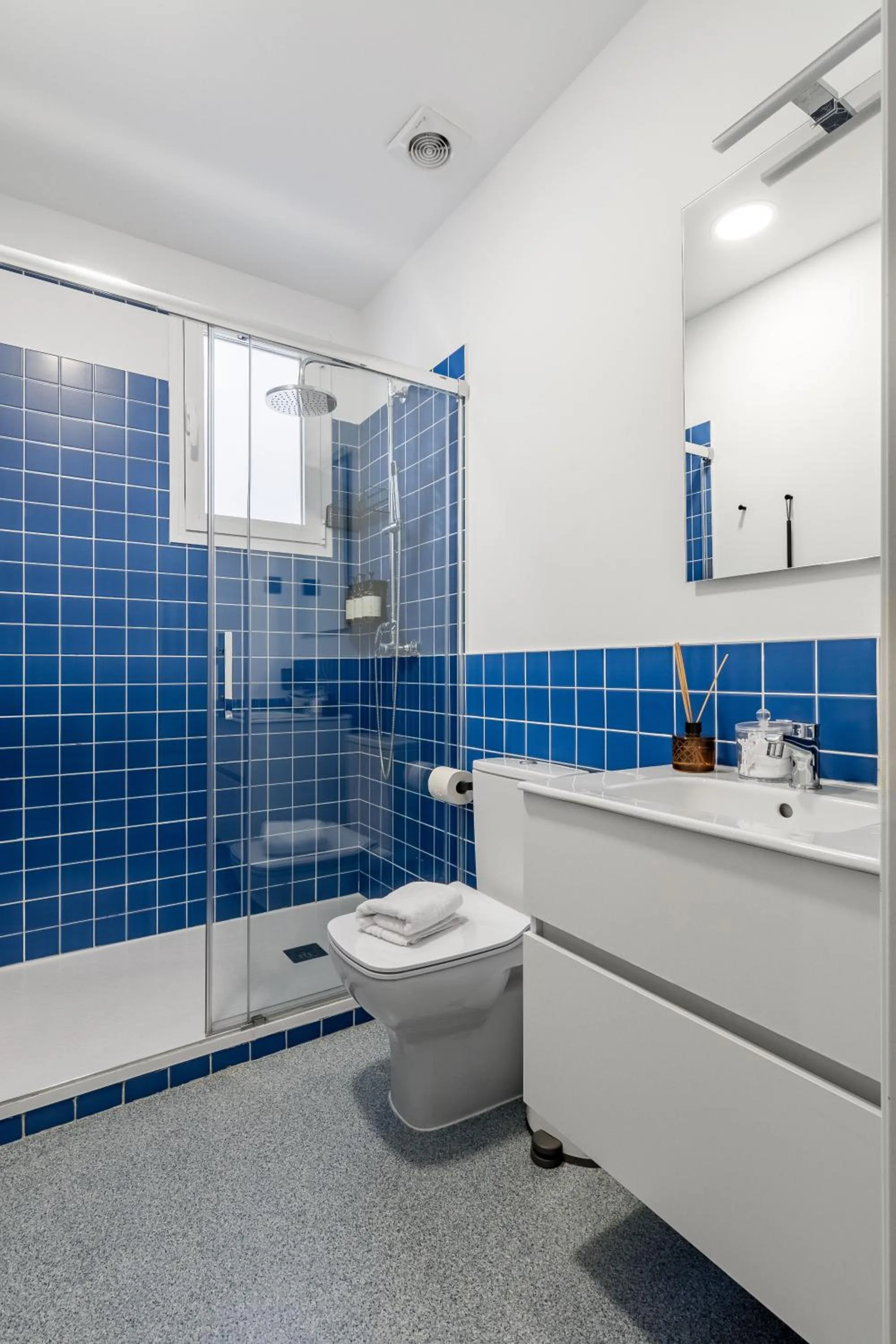 Bathroom in Bob W Madrid Atocha