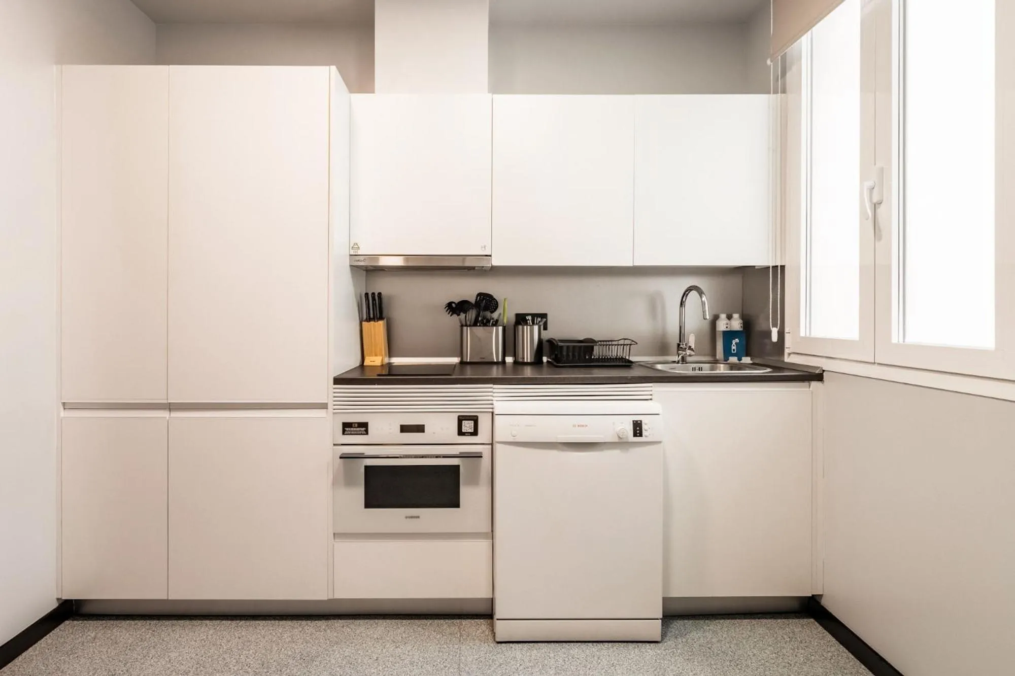 dishwasher in Bob W Madrid Atocha