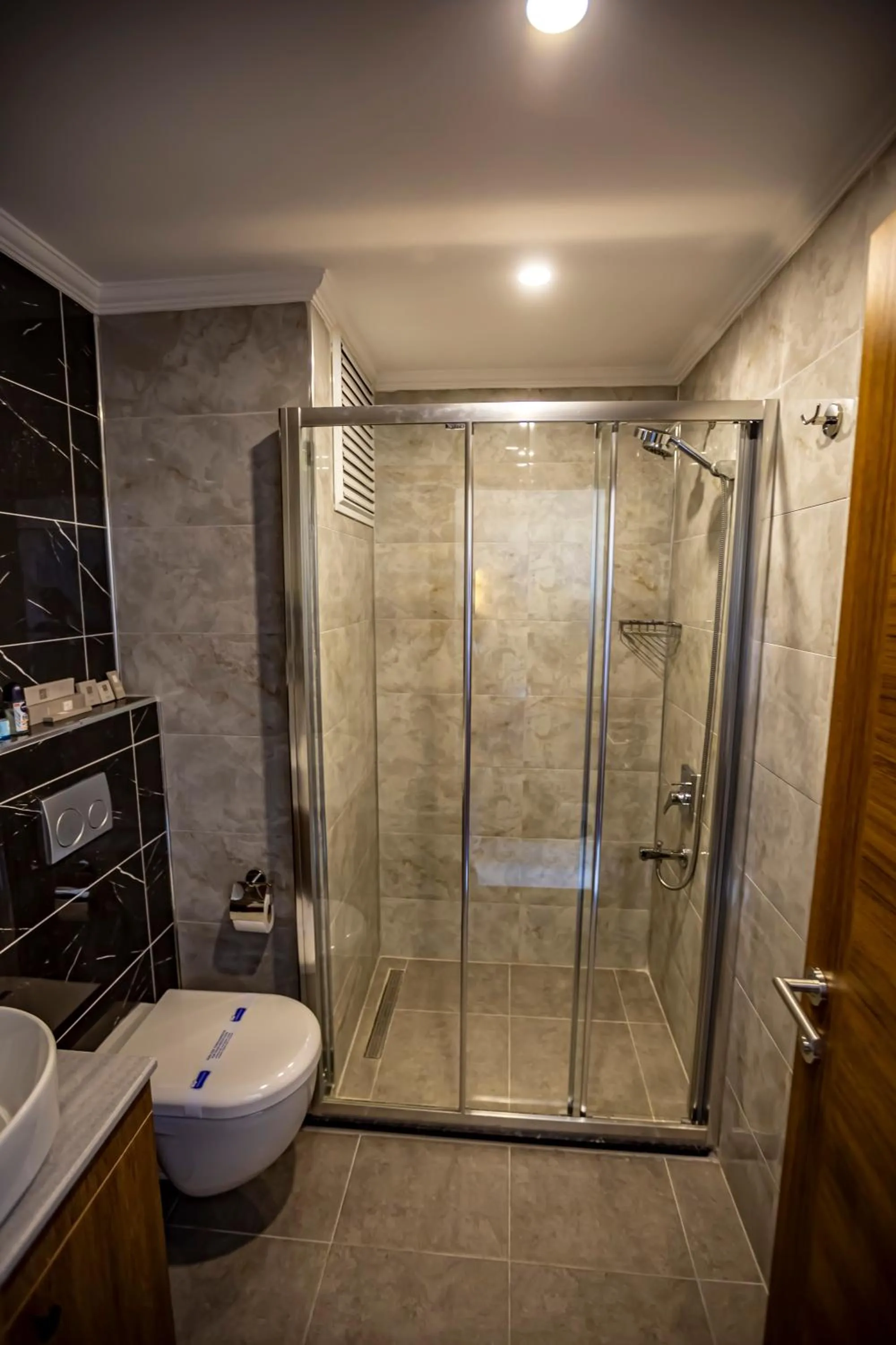 Shower in Hamitbey Hotel Yenikapı