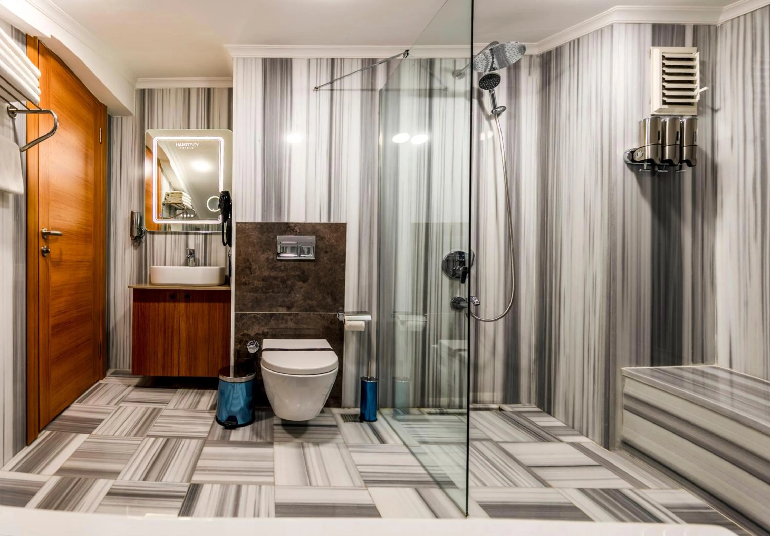 Toilet in Hamitbey Hotel Yenikapı