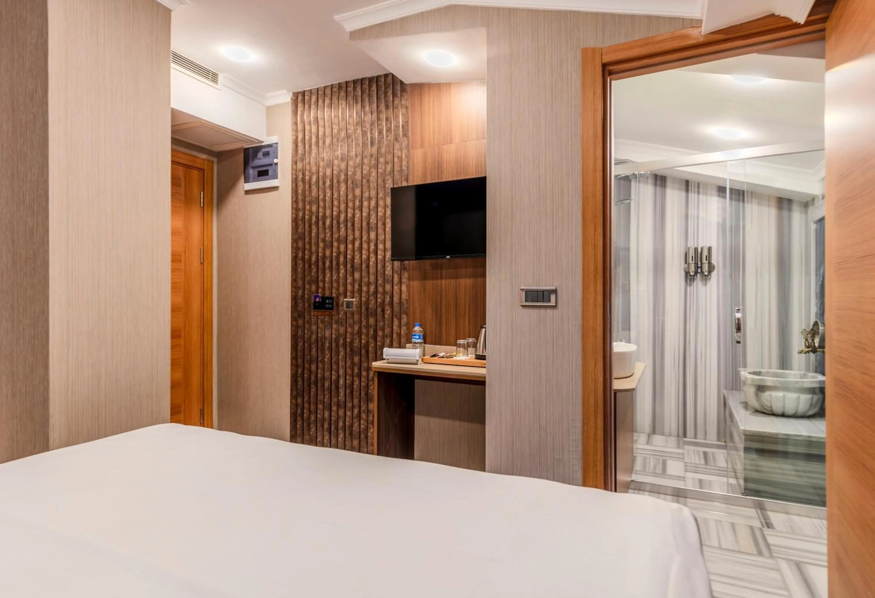 Bathroom, Bed in Hamitbey Hotel Yenikapı