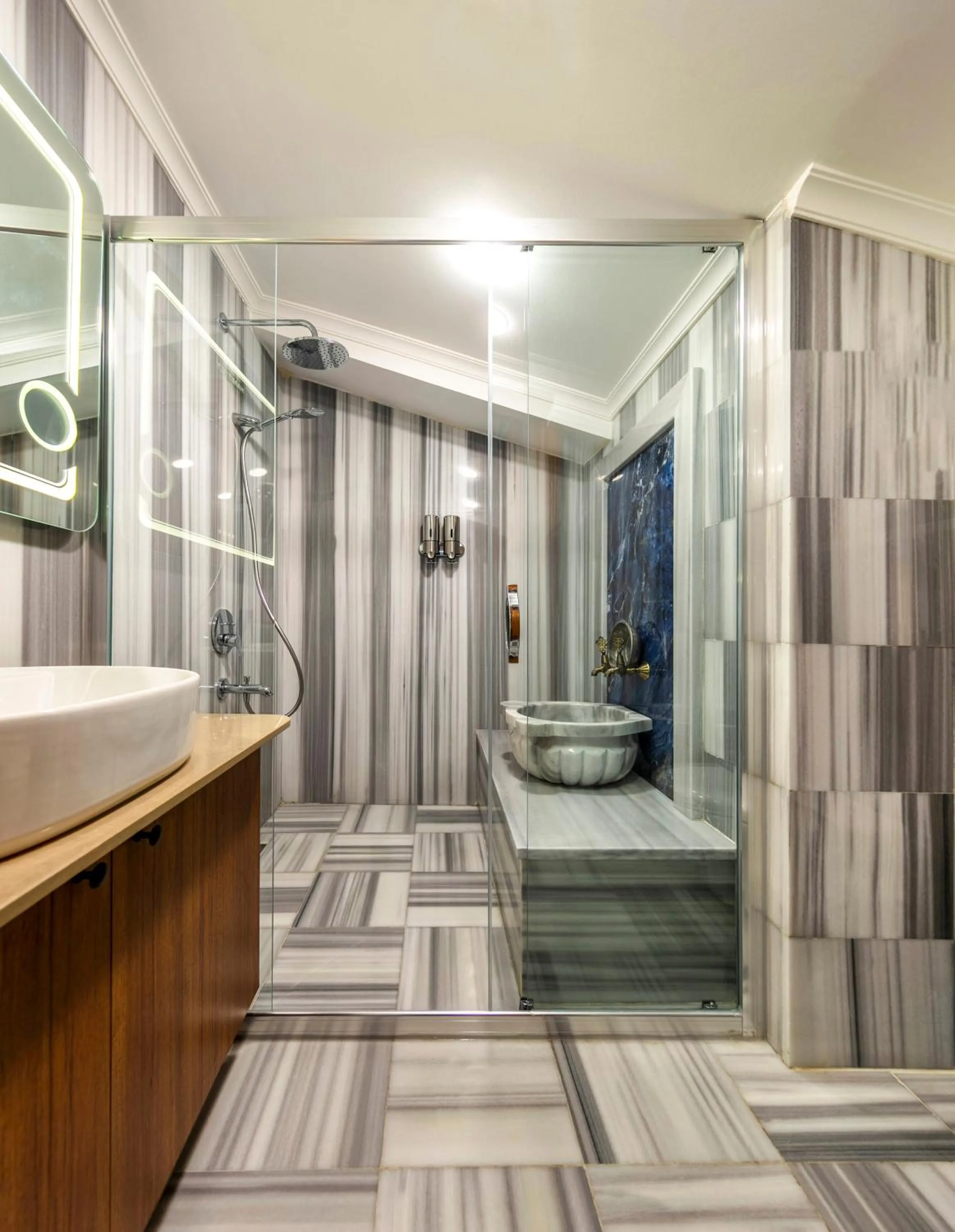 Shower in Hamitbey Hotel Yenikapı