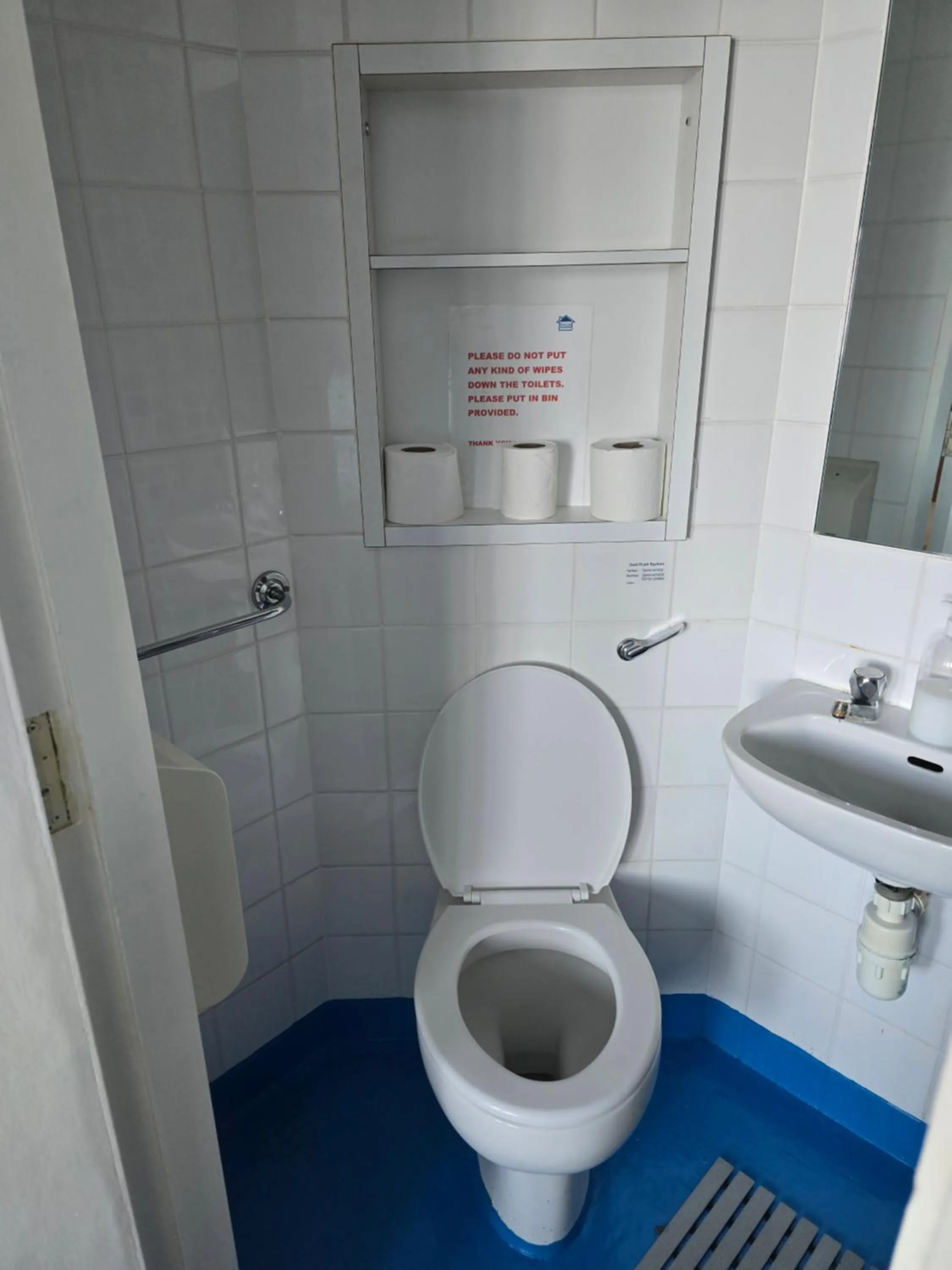 Shower in The Waterfront